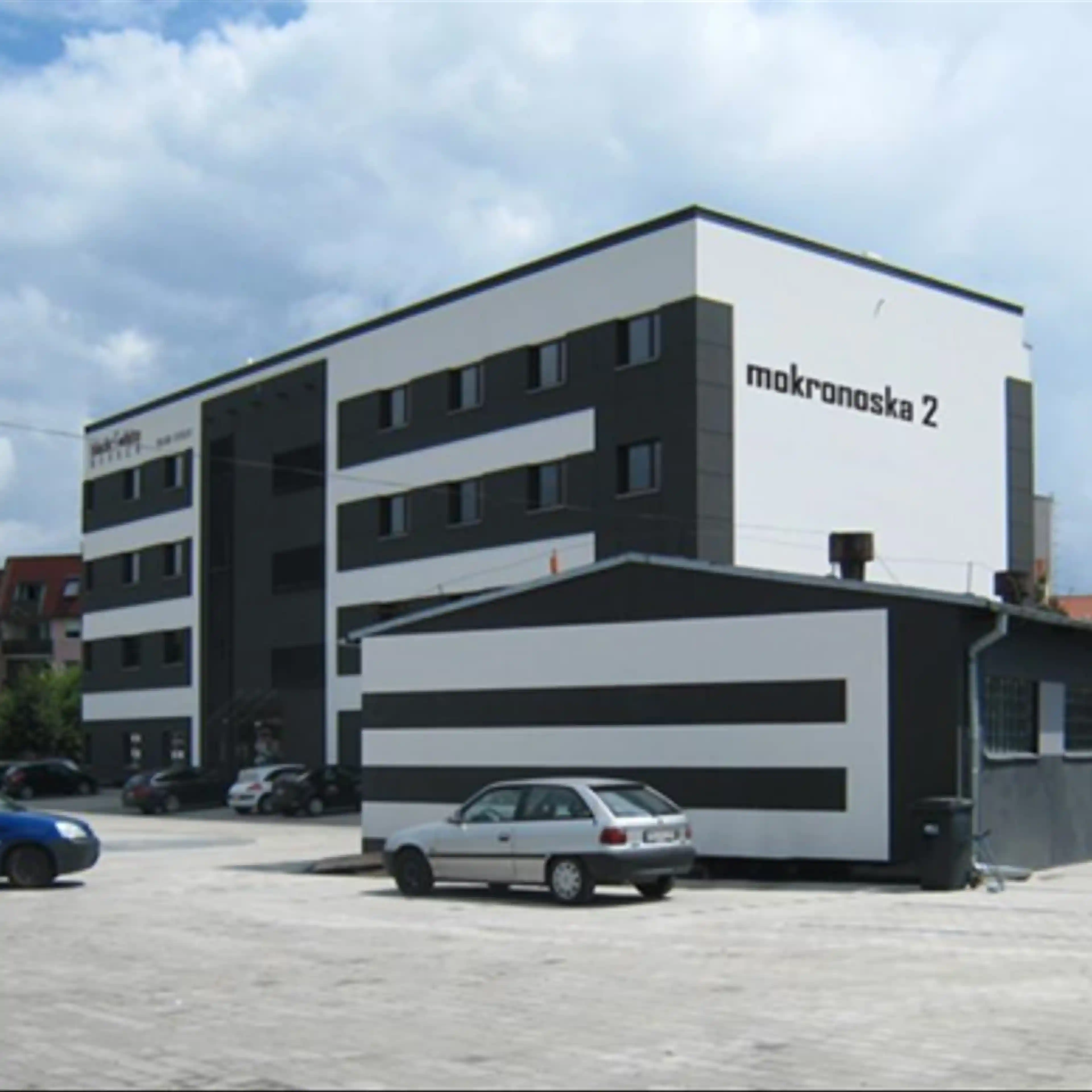 Black&White, Mokronoska 2, Wrocław, Fabryczna