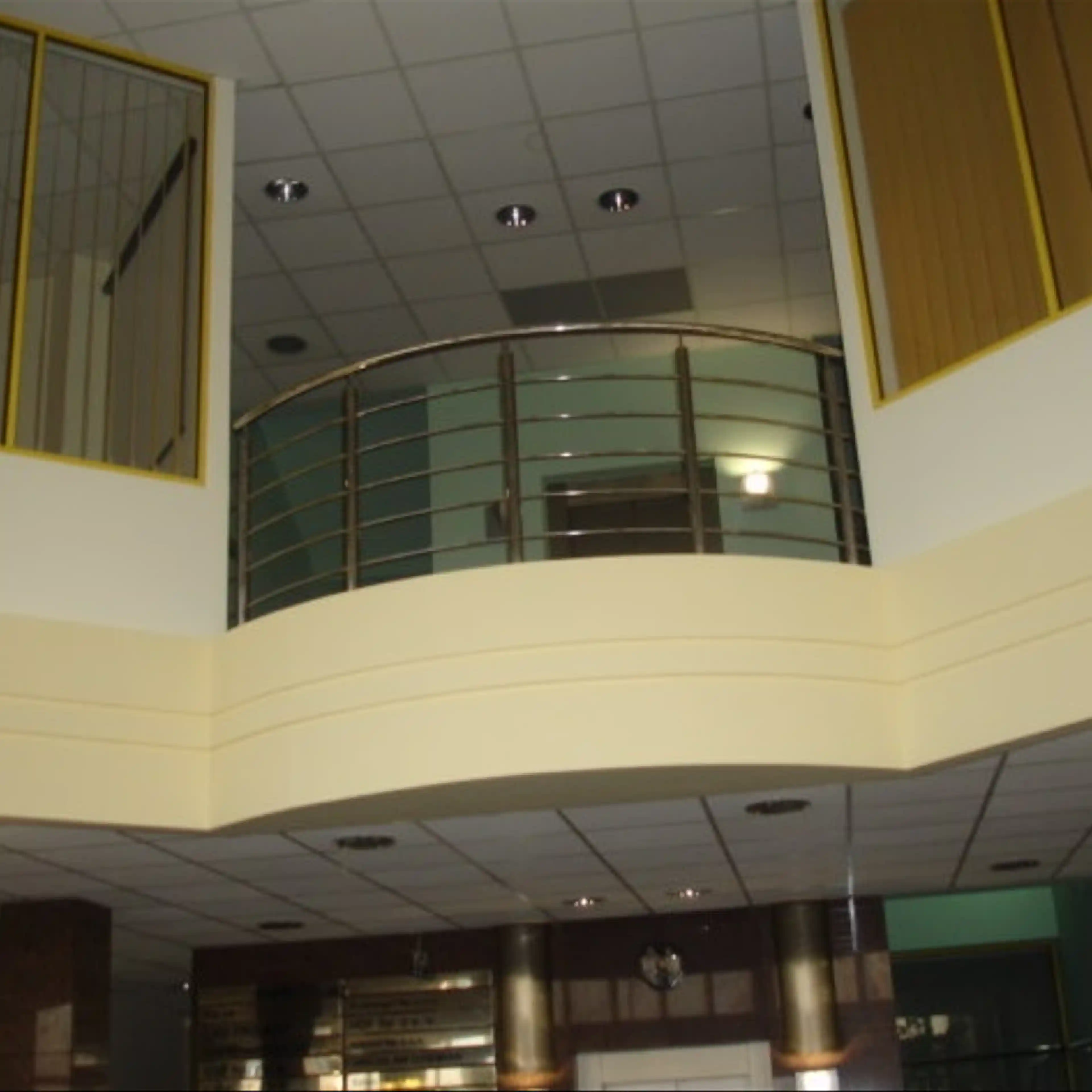 Apis, Al. Jerozolimskie 214, Warszawa, Ochota i Włochy