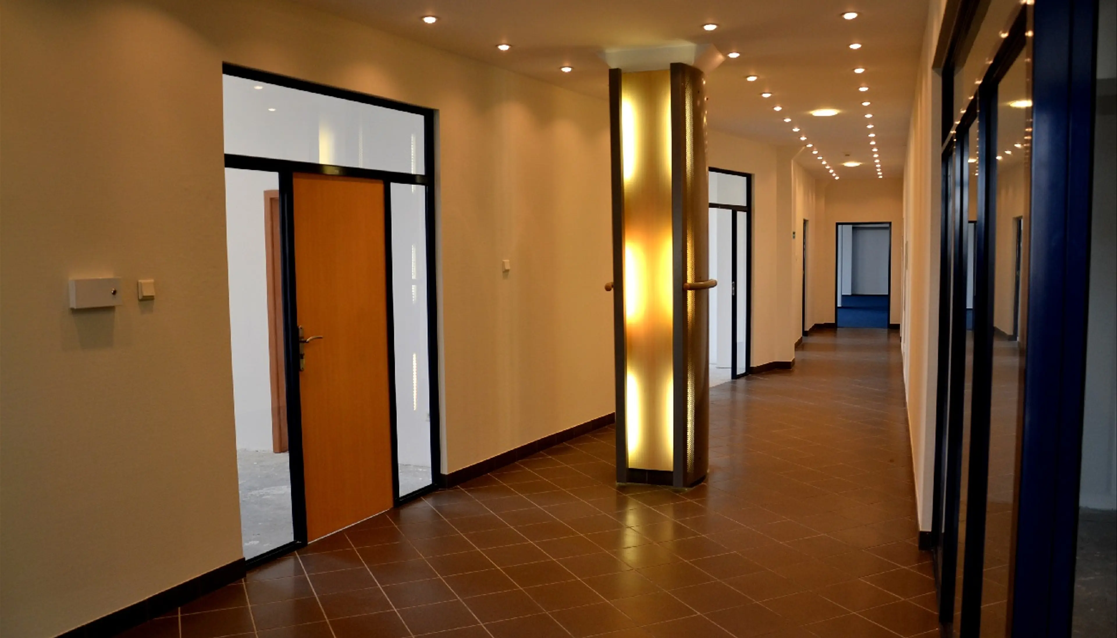 MP100 Centrum Biurowe, Marynarki Polskiej 100, Gdańsk, Centrum