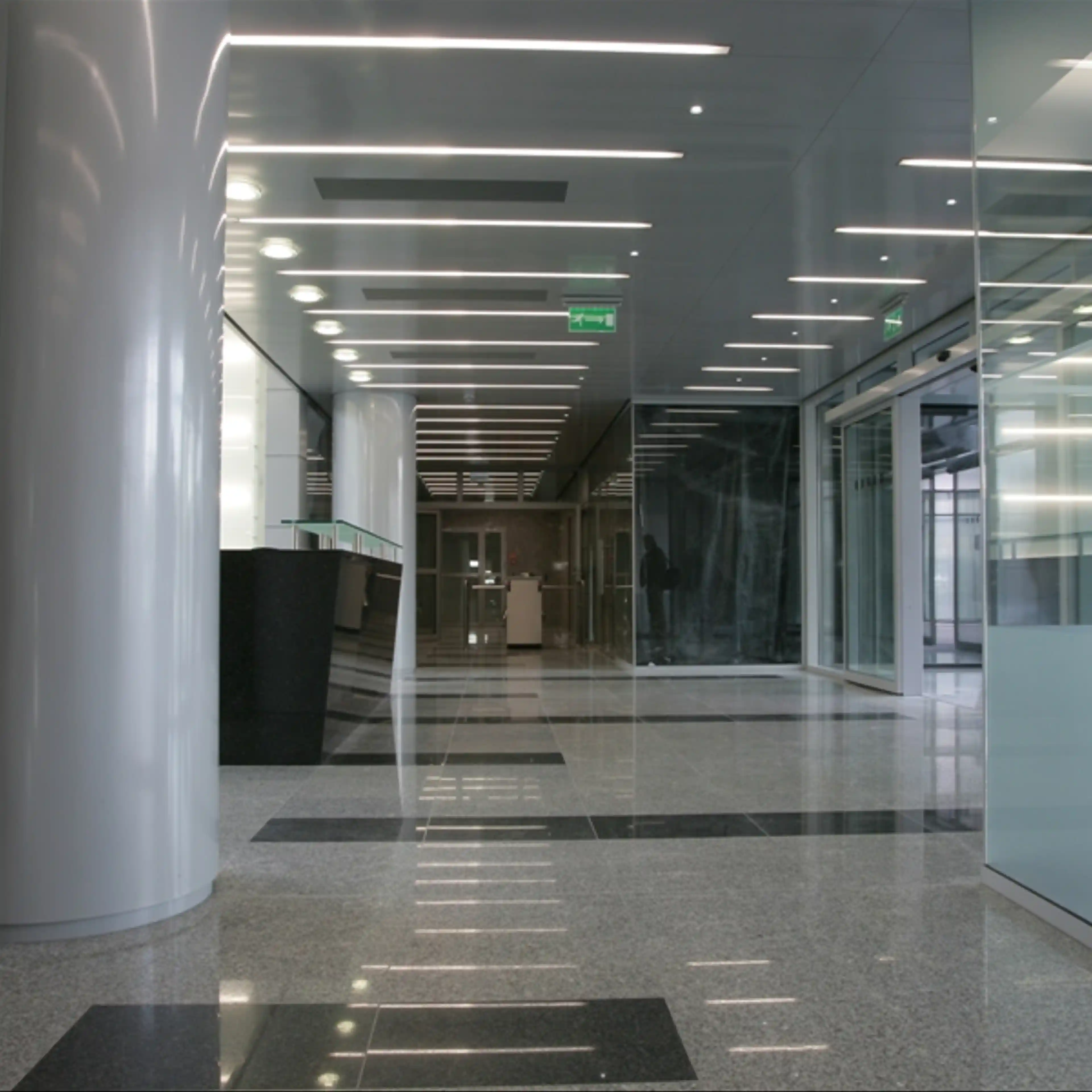 HOL Budynek 2 / Cybernetyki Office Park - Luminar, Cybernetyki 7A, Warsaw, Mokotów