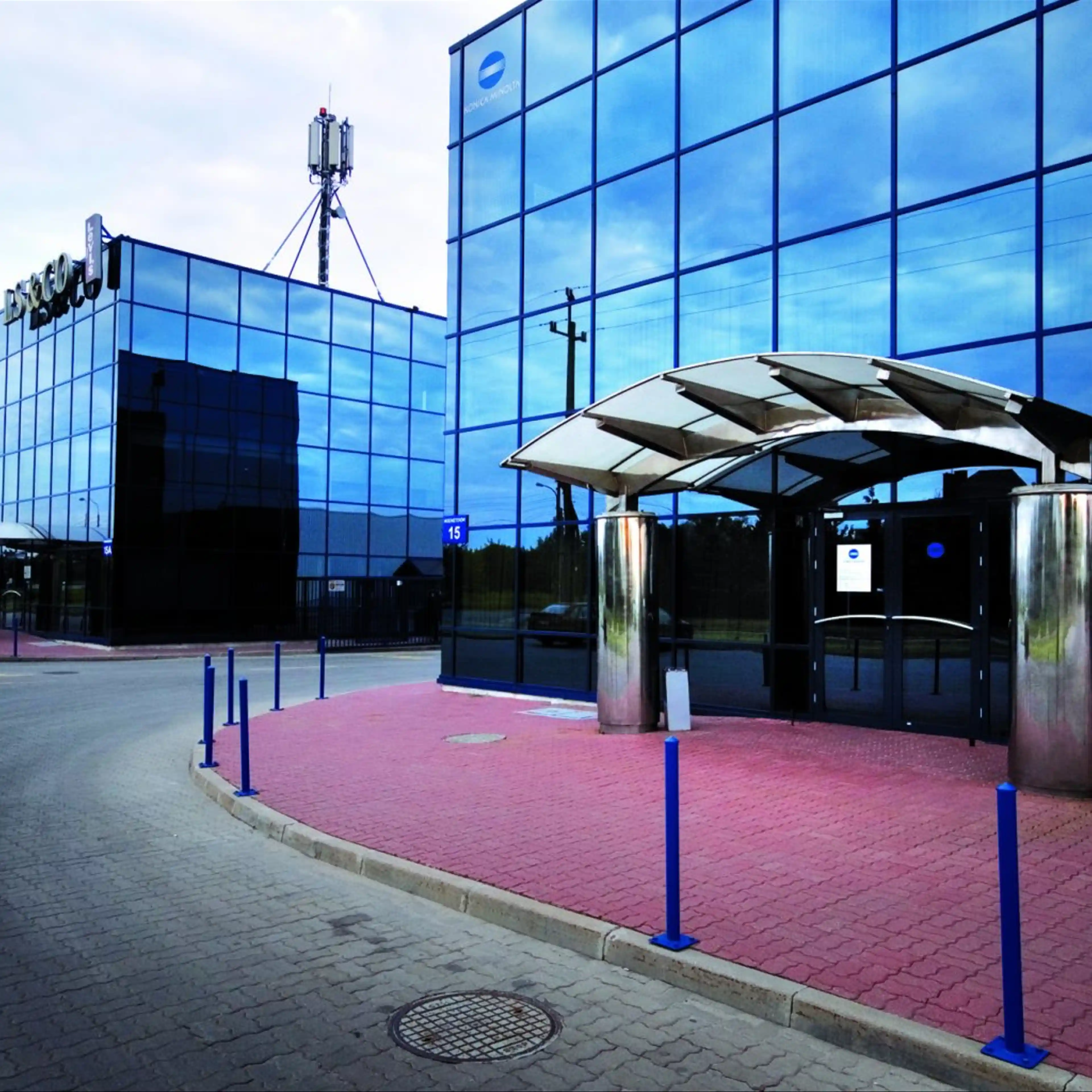 Manhattan Distribution Center, Muszkieterów 15, Warsaw, Ochota i Włochy