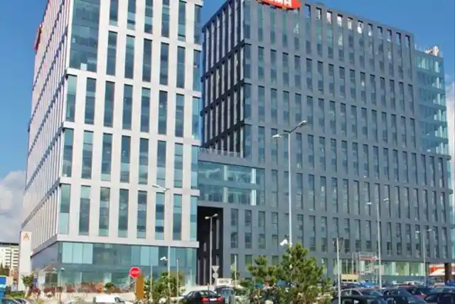 Quattro Business Park B, Bora Komorowskiego 25B, Kraków, Północny Wschód