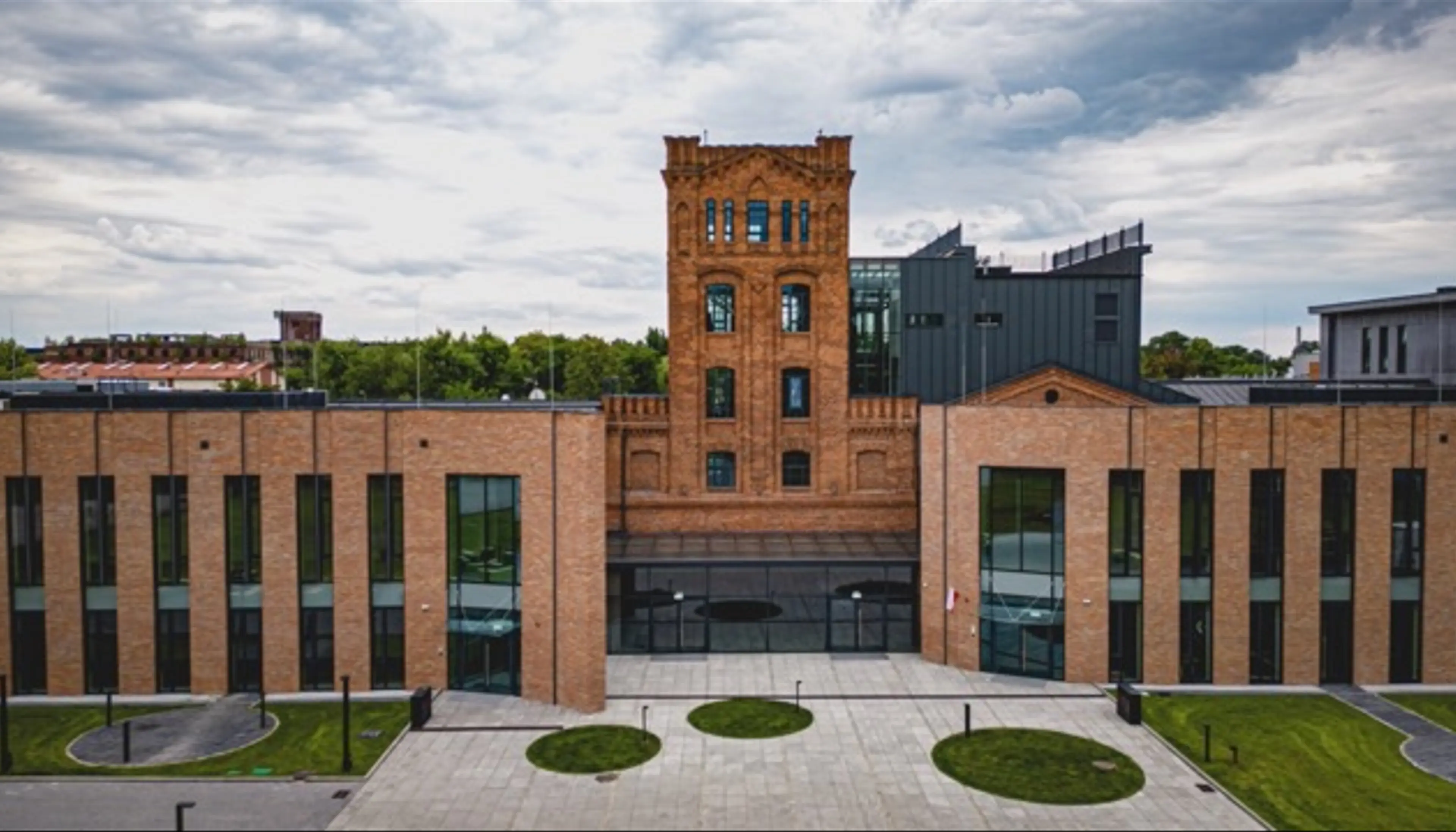 Re_Connect, Tymienieckiego 22G, Łódź, Widzew