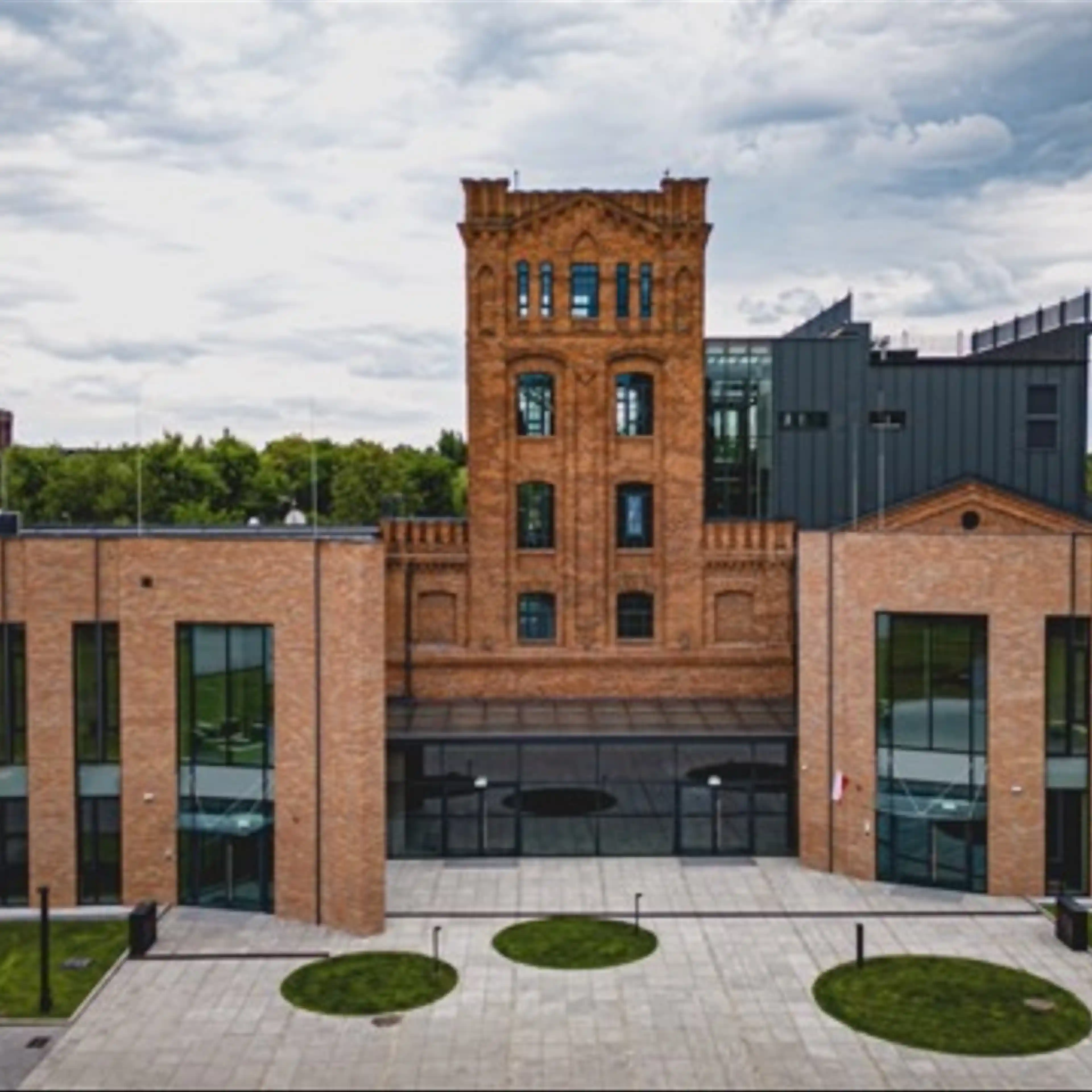 Re_Connect, Tymienieckiego 22G, Łódź, Widzew