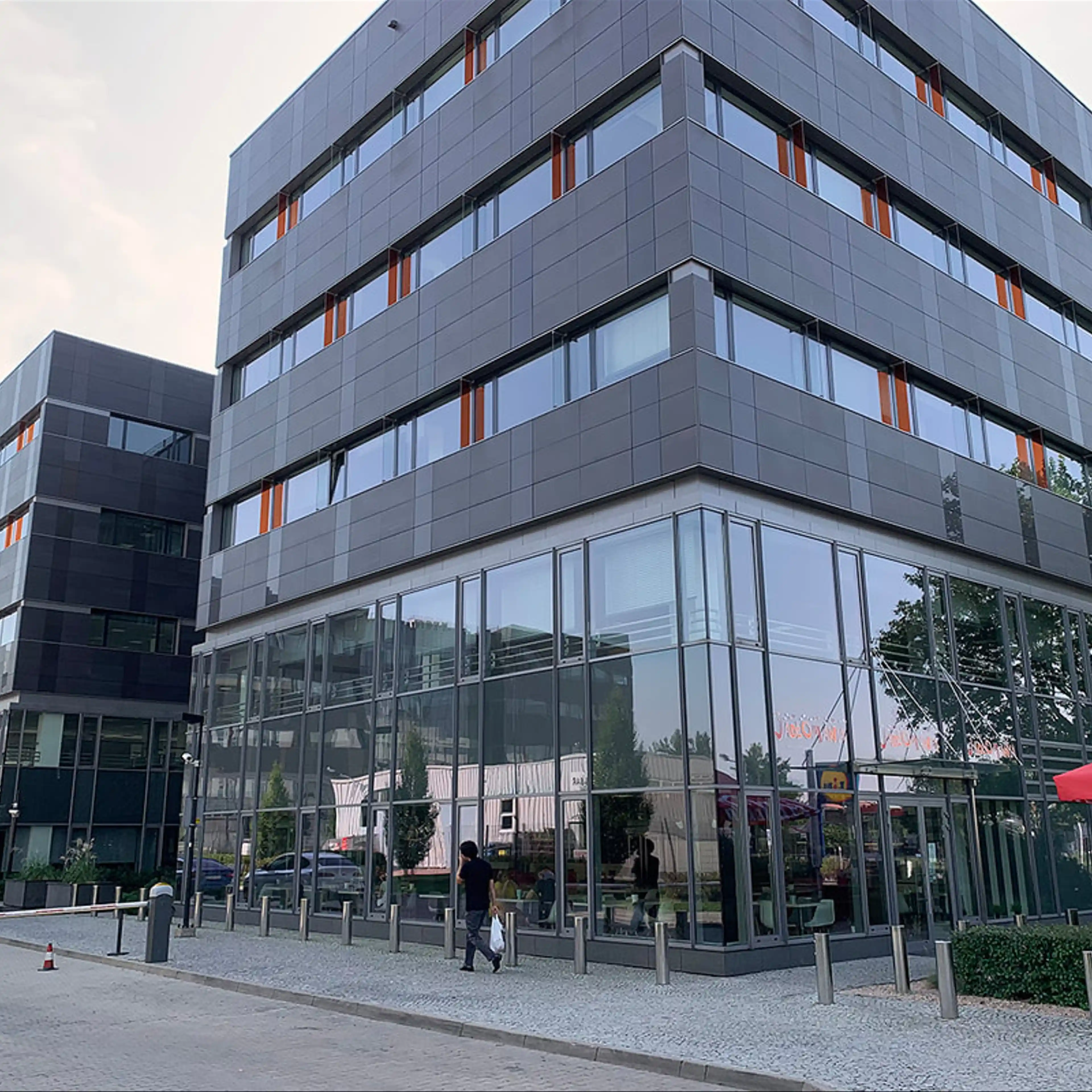 BASE3 II / Wojdyła Business Park II, Muchoborska 8, Wrocław, Fabryczna