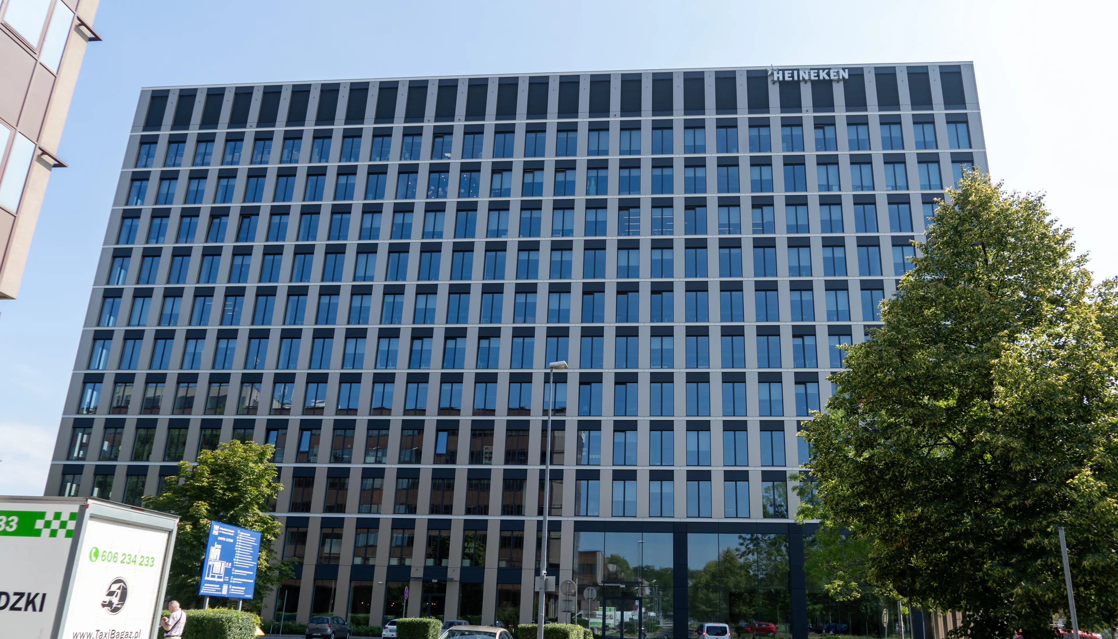 Podium Park A, Jana Pawła II 43, Kraków, Północny Wschód