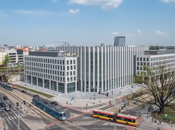 Przestrzeń do pracy od Rise.pl we wrocławskim biurowcu Sagittarius Business House