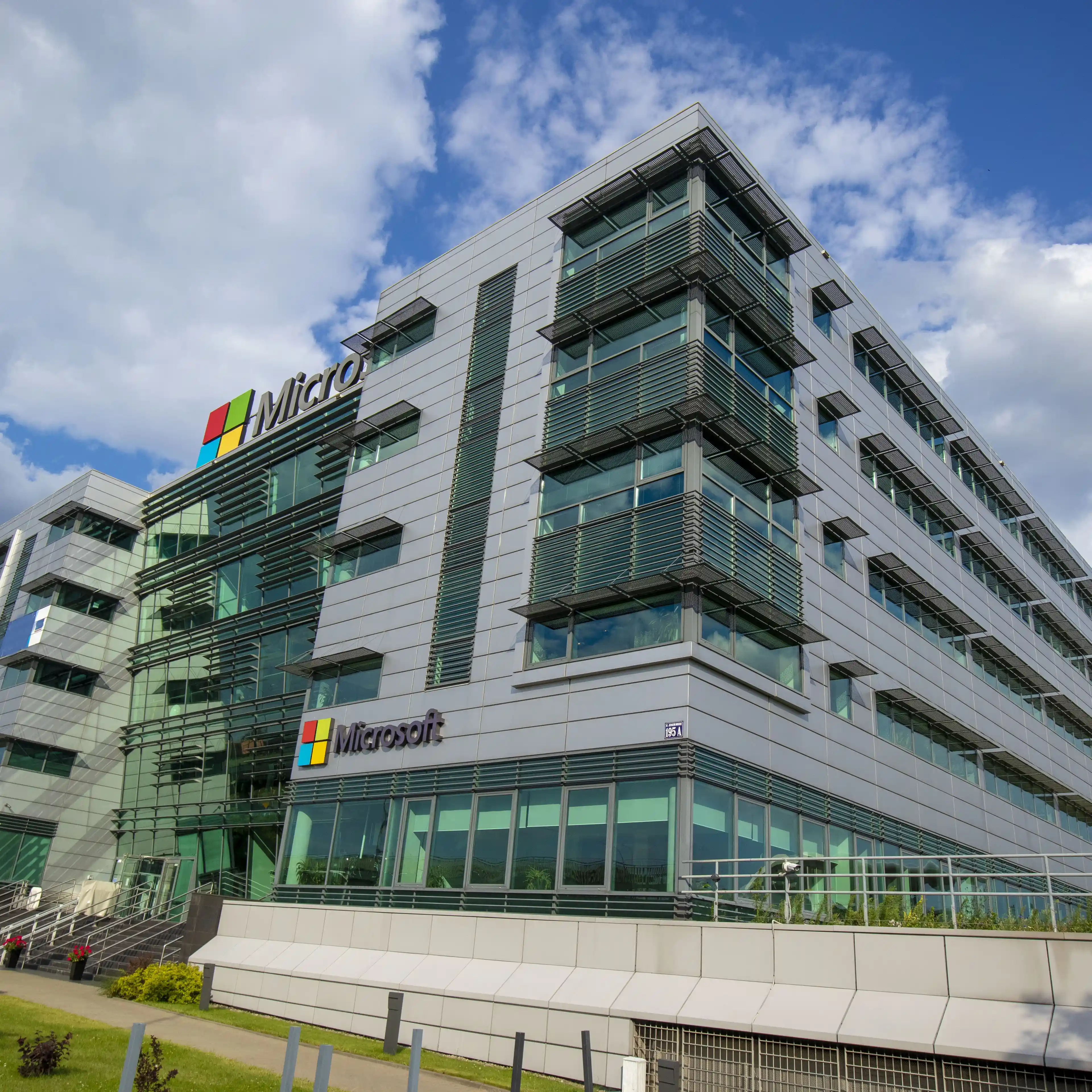 NOVU, Al. Jerozolimskie 195 A, Warsaw, Ochota i Włochy