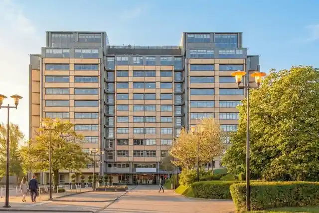 Taurus, Kurtyki 4, Warszawa, Mokotów