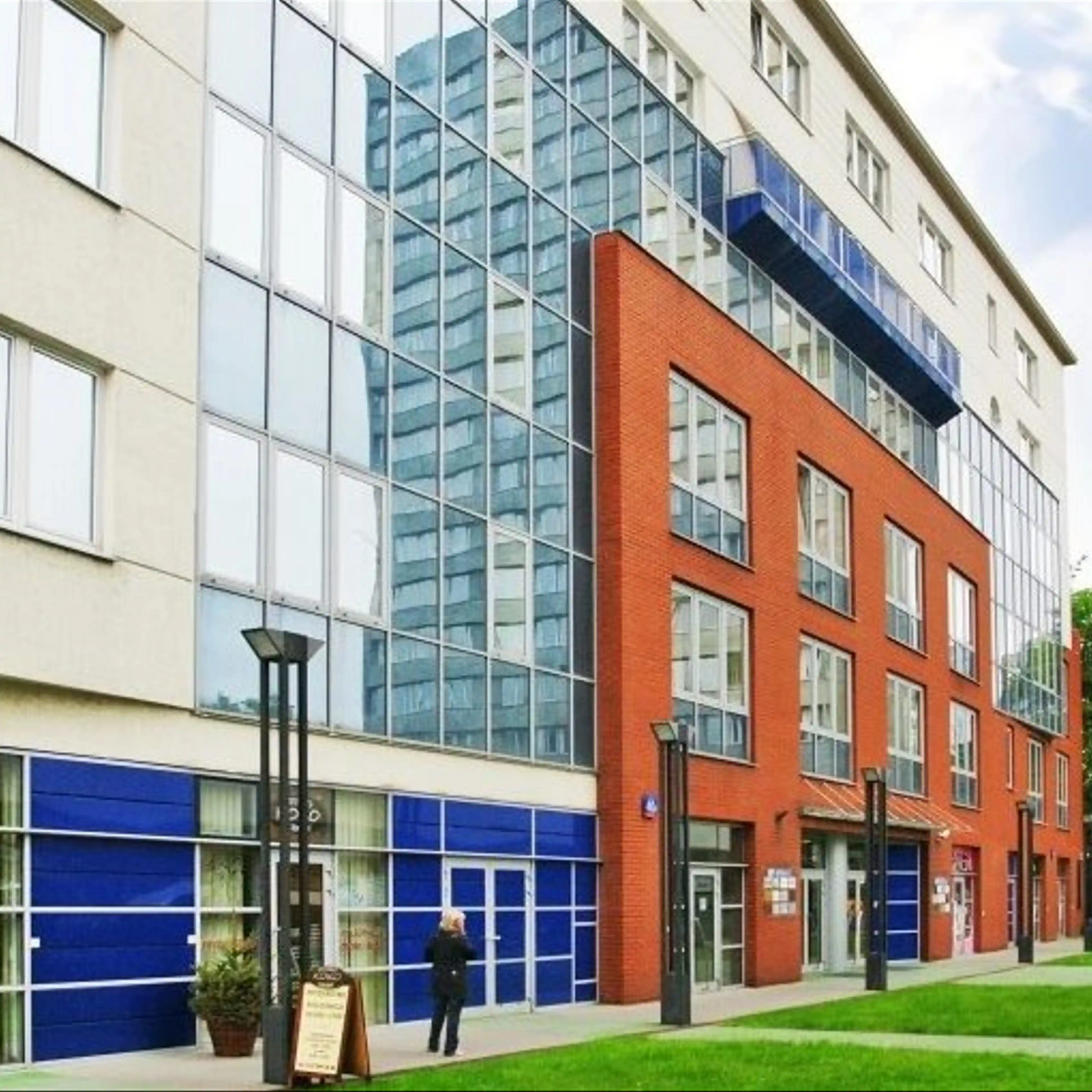 Wiśniowa 40B, Wiśniowa 40B, Warszawa, Mokotów