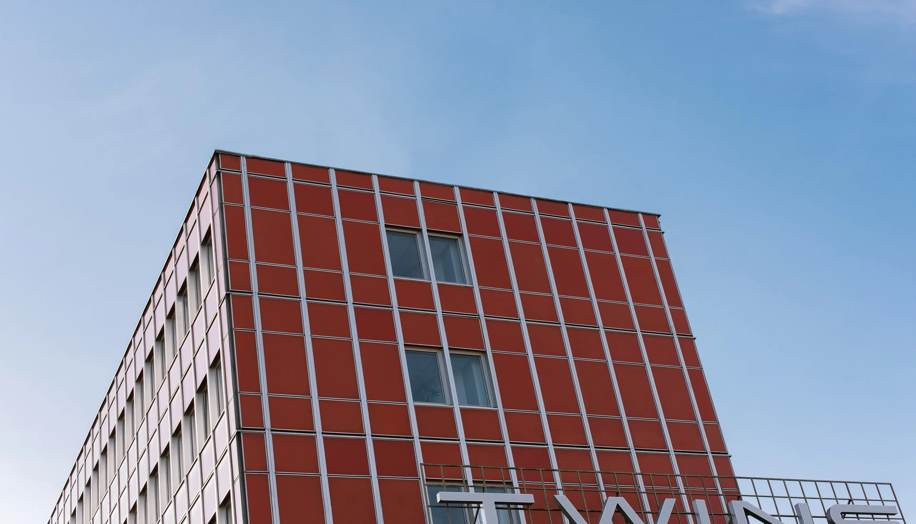 TWINS, Aleksandra Ostrowskiego 7,9, Wrocław, Fabryczna