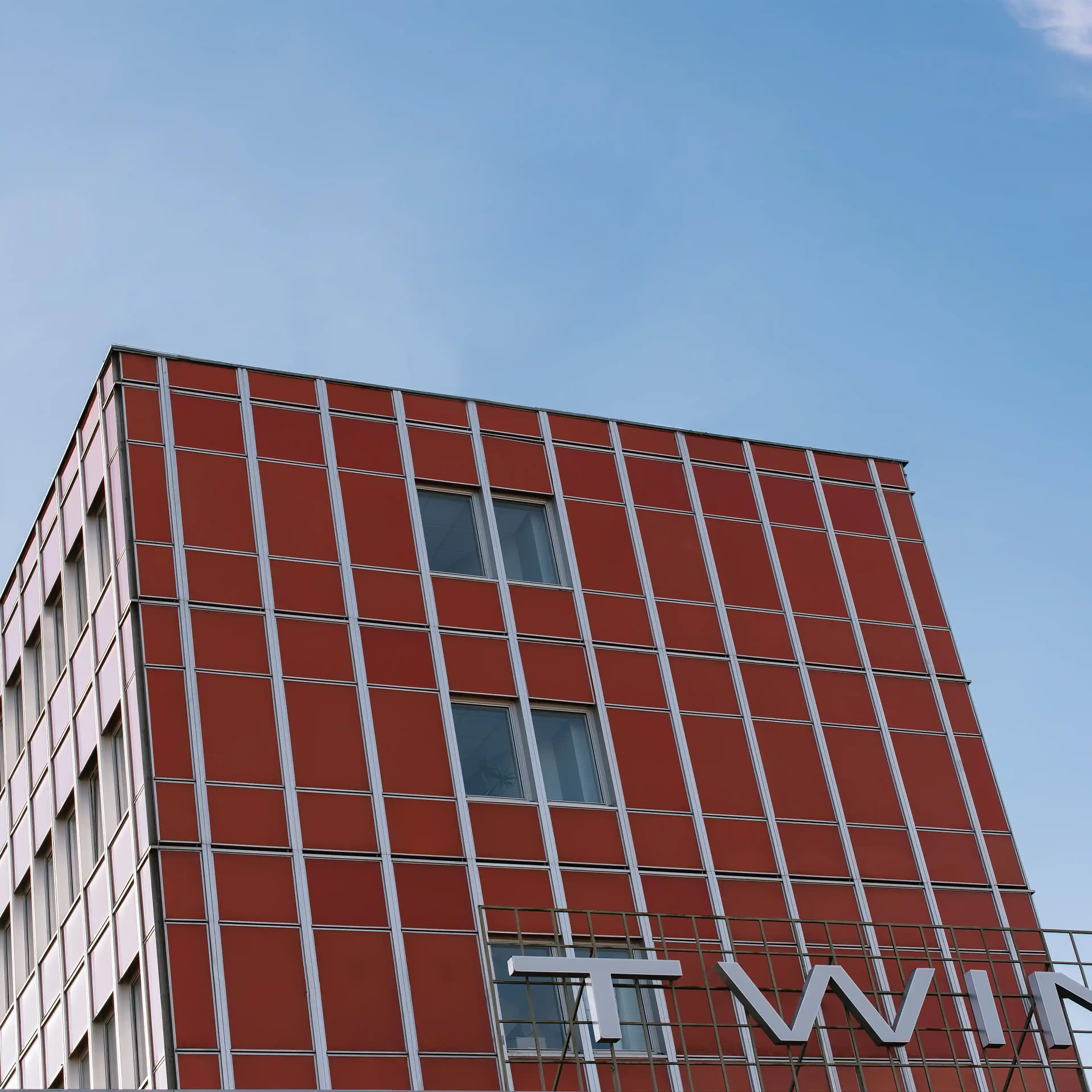 TWINS, Aleksandra Ostrowskiego 7,9, Wrocław, Fabryczna