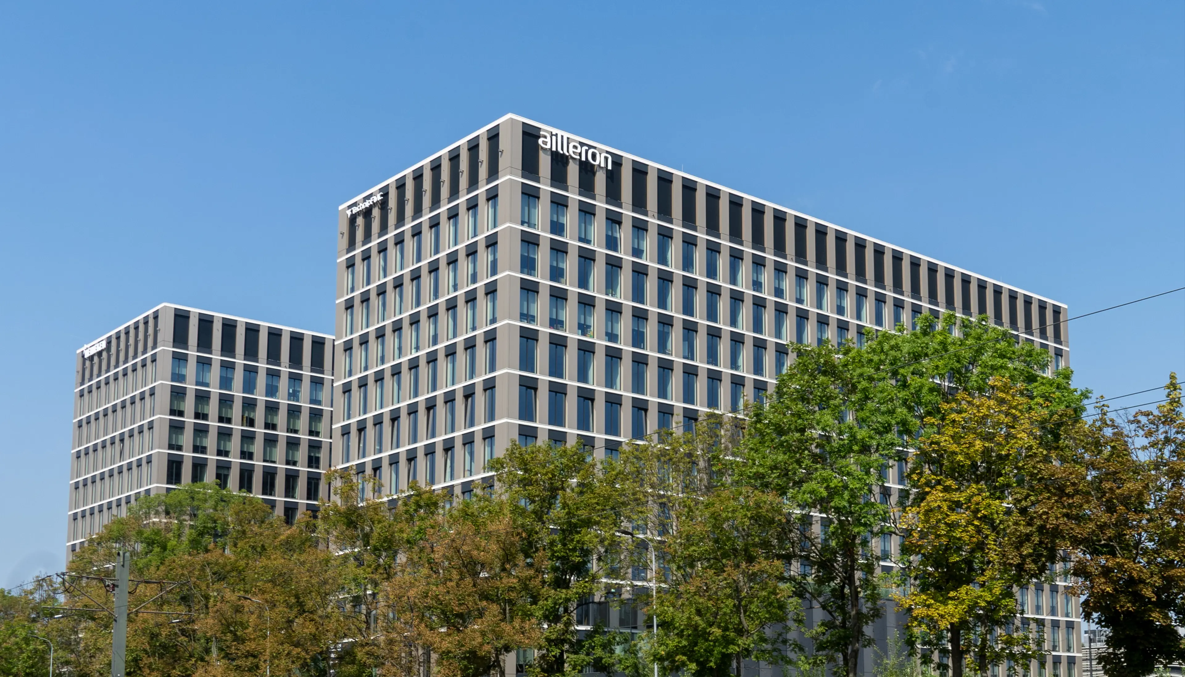 Podium Park A, Jana Pawła II 43, Kraków, Północny Wschód