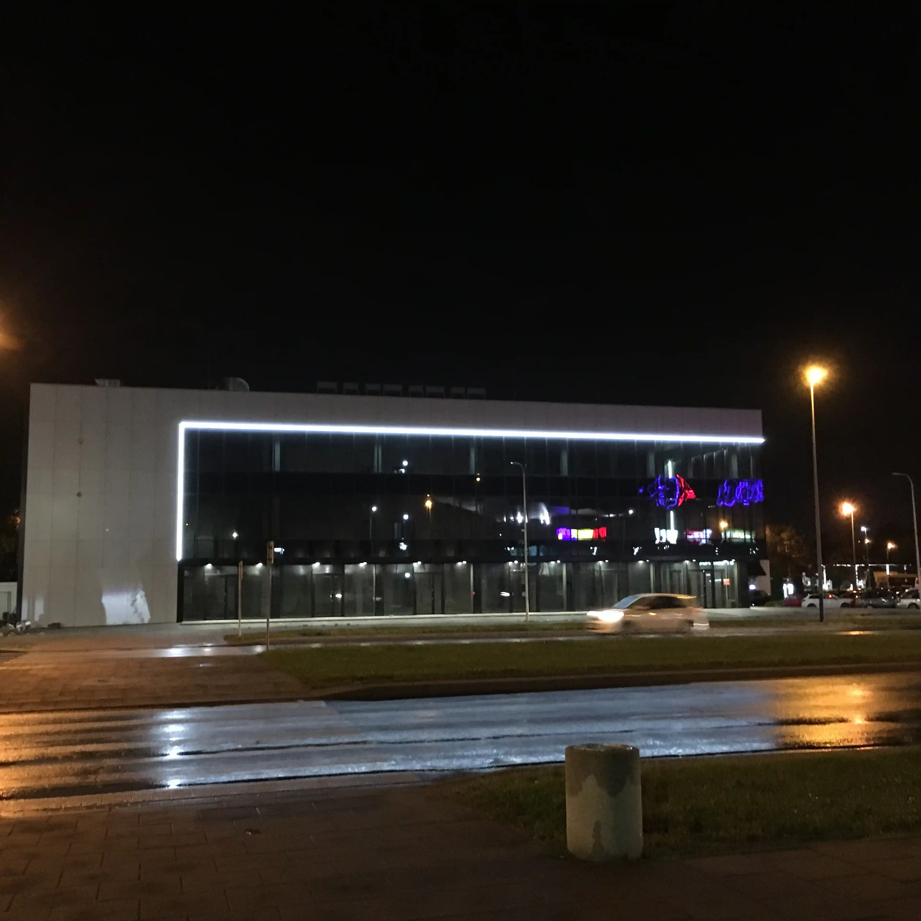 Biurowiec Czyżyny, Mieczysława Medweckiego 7, Krakow, Północny Wschód