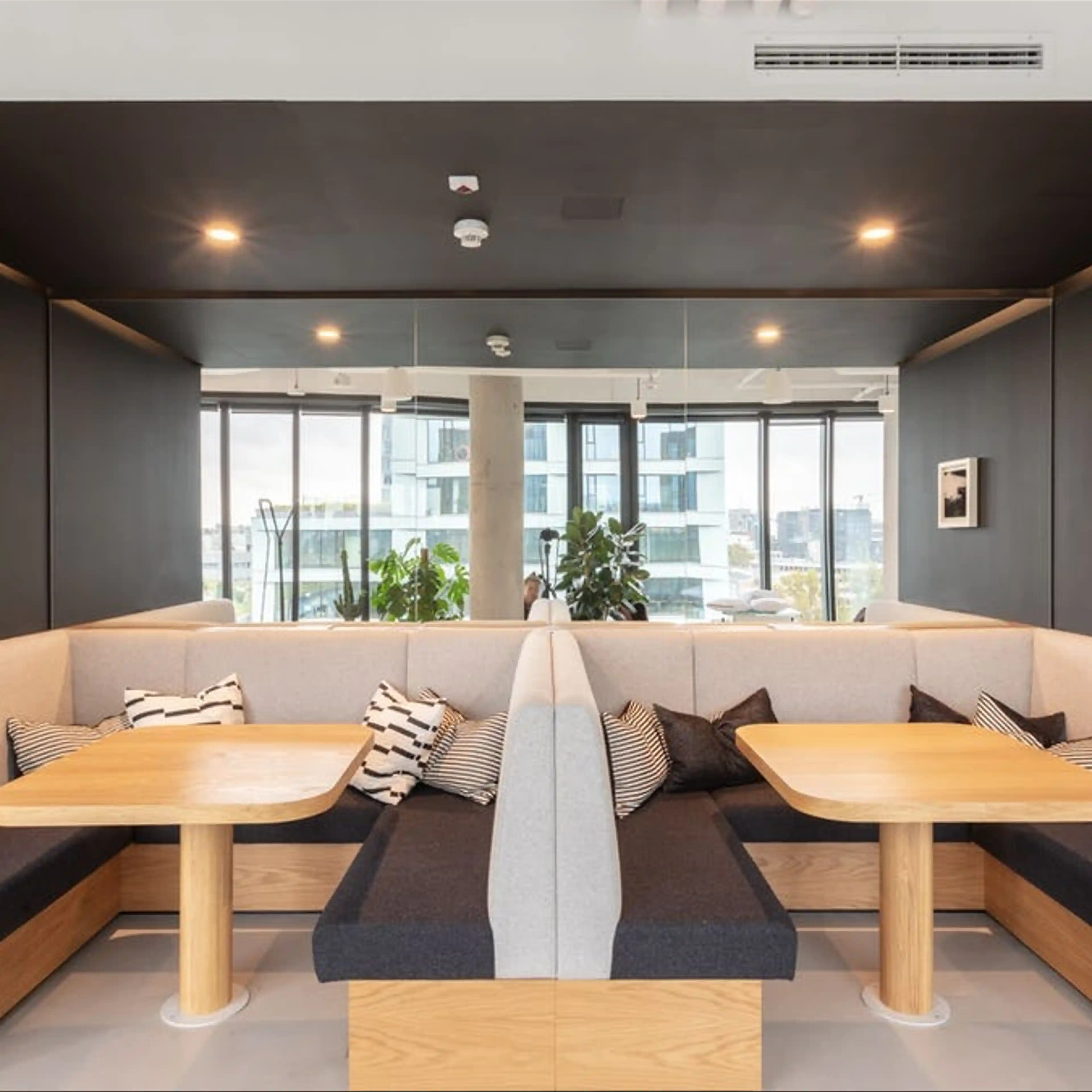 Browary Warszawskie - Biura przy Willi - Biura serwisowane, Grzybowska 60, Warsaw, Wola