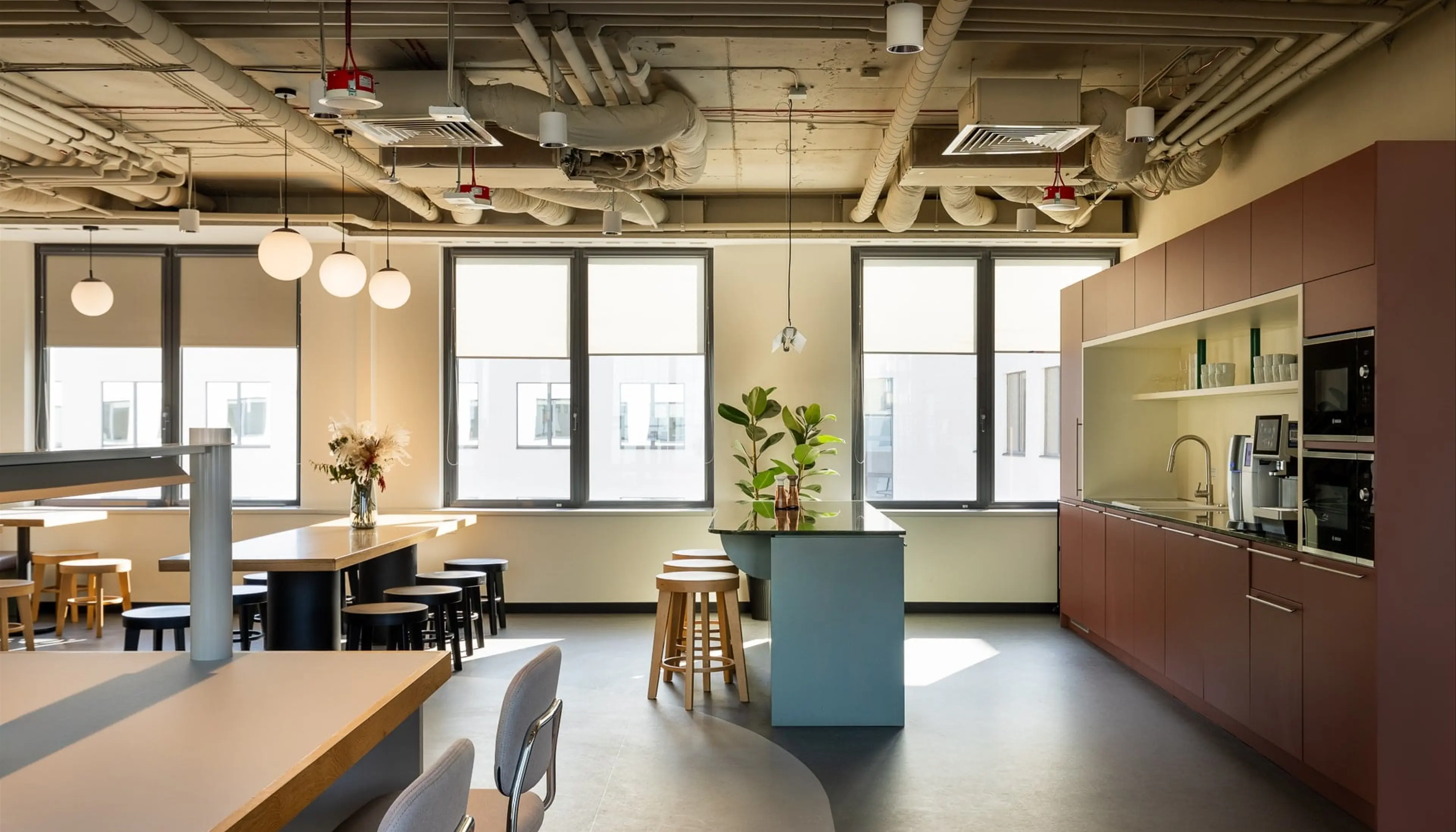 Sienna Center - Biura serwisowane, Sienna 75, Warsaw, Wola
