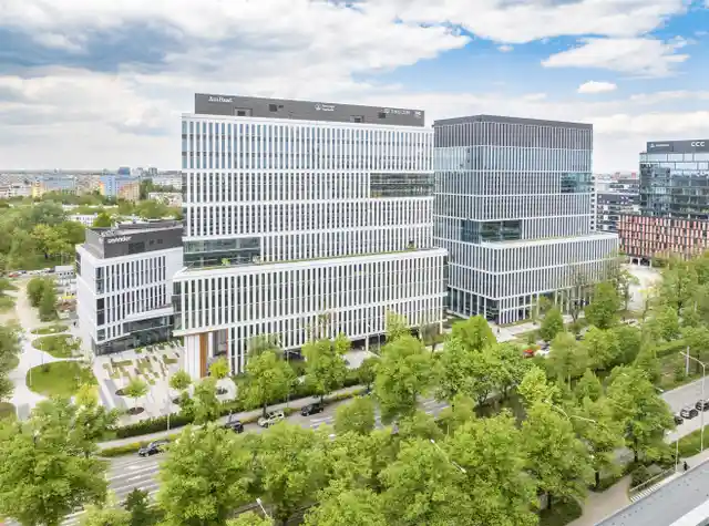 Mural oczyszczający powietrze na wrocławskim biurowcu