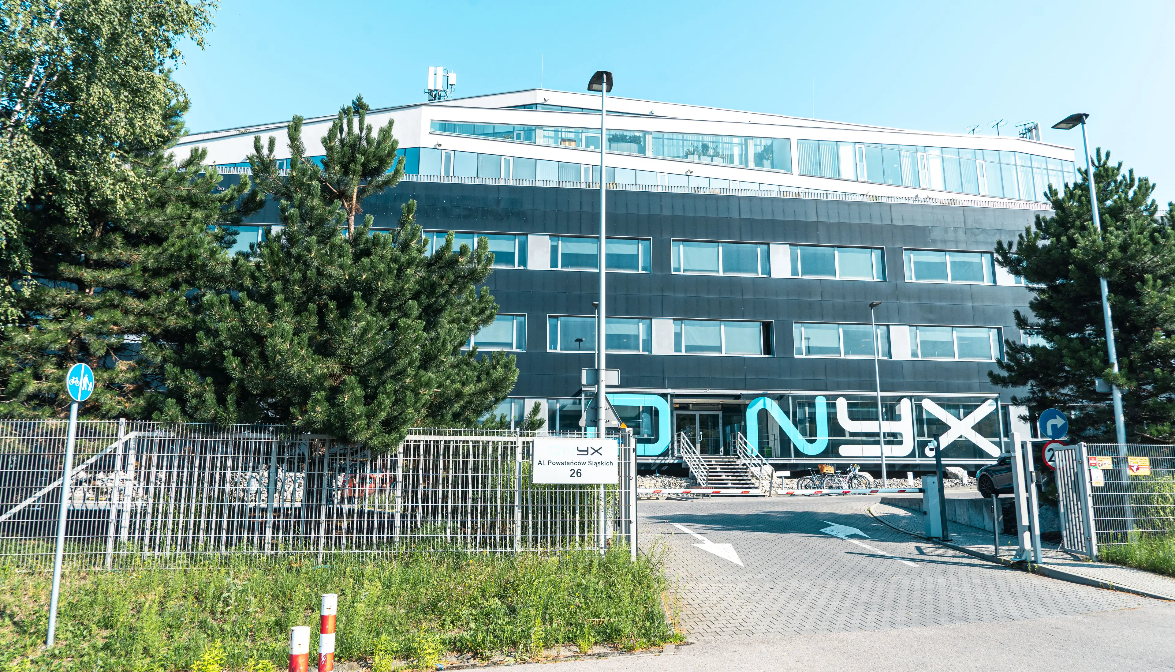 Onyx, Powstańców Śląskich 26, Kraków, Południe