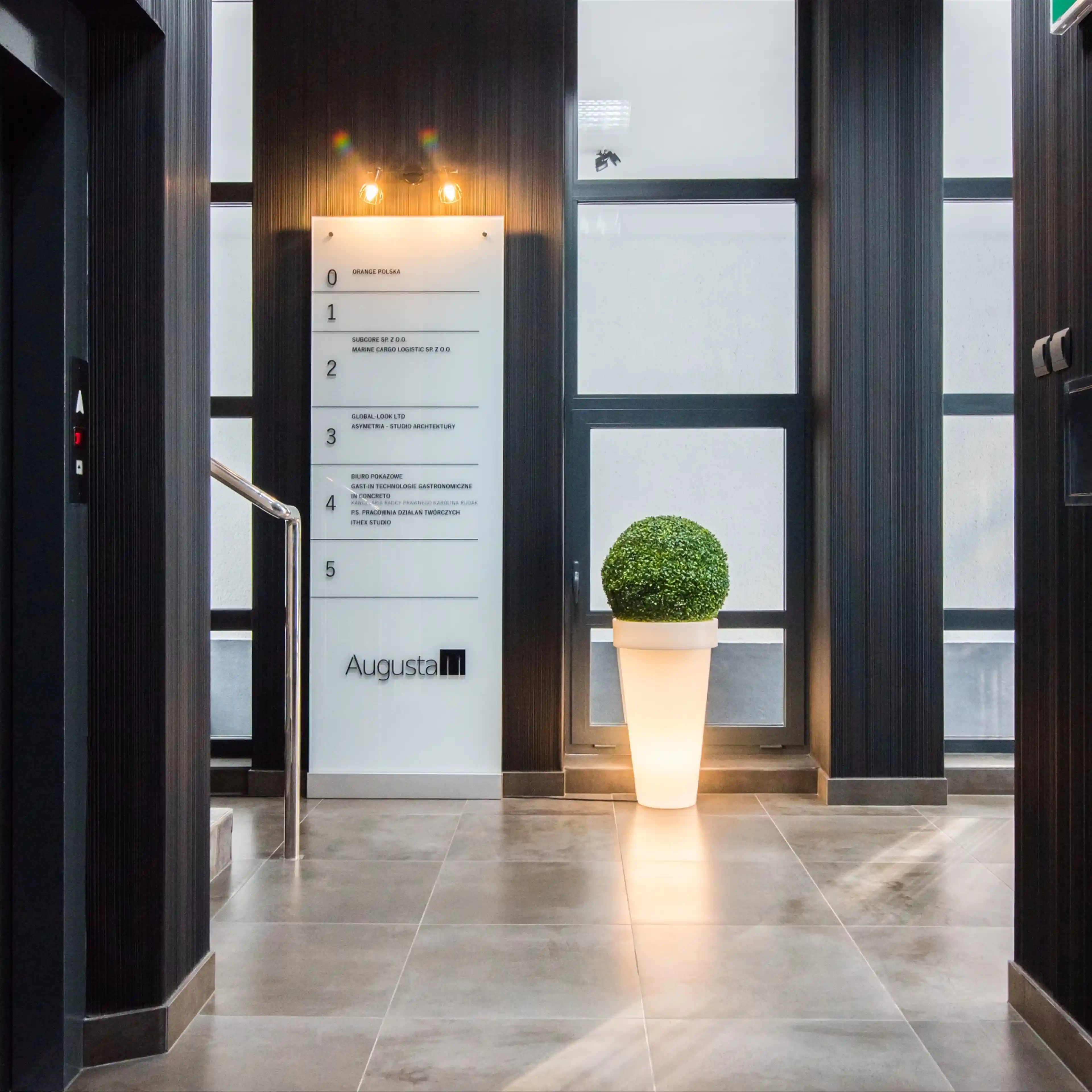 AUGUSTA 11, Zygmunta Augusta 11, Gdynia, Śródmieście