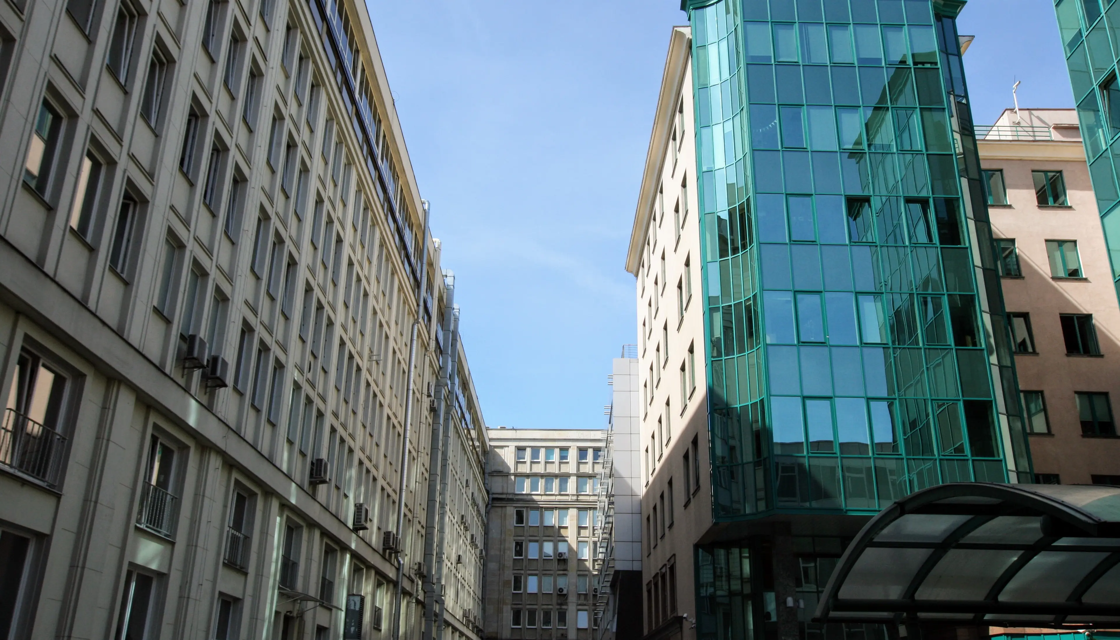 Bliski Centrum, Żurawia 8, Warsaw, Centrum