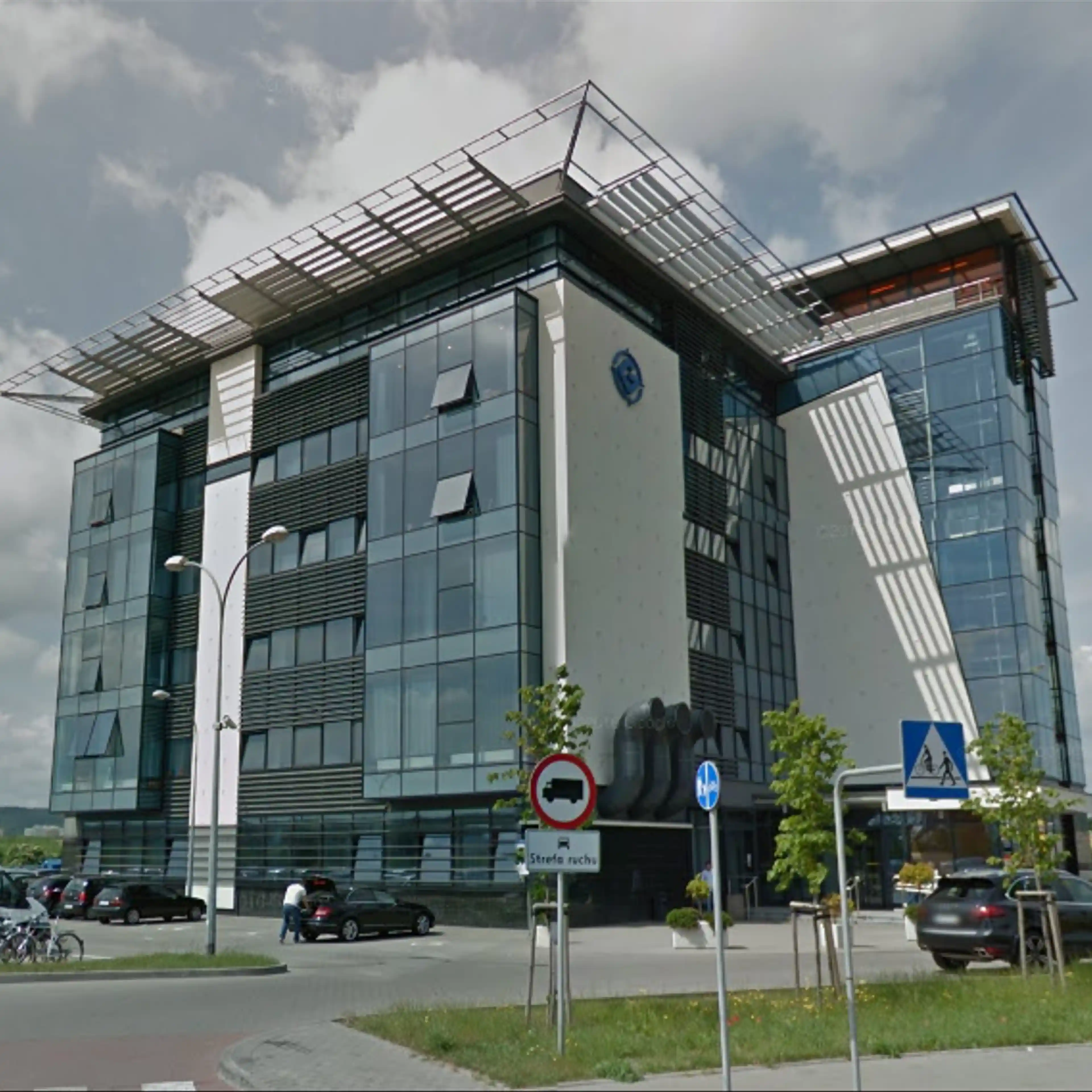 Biurowiec Zarządu Morskiego Portu Gdynia, Janka Wiśniewskiego 31, Gdynia, Leszczynki