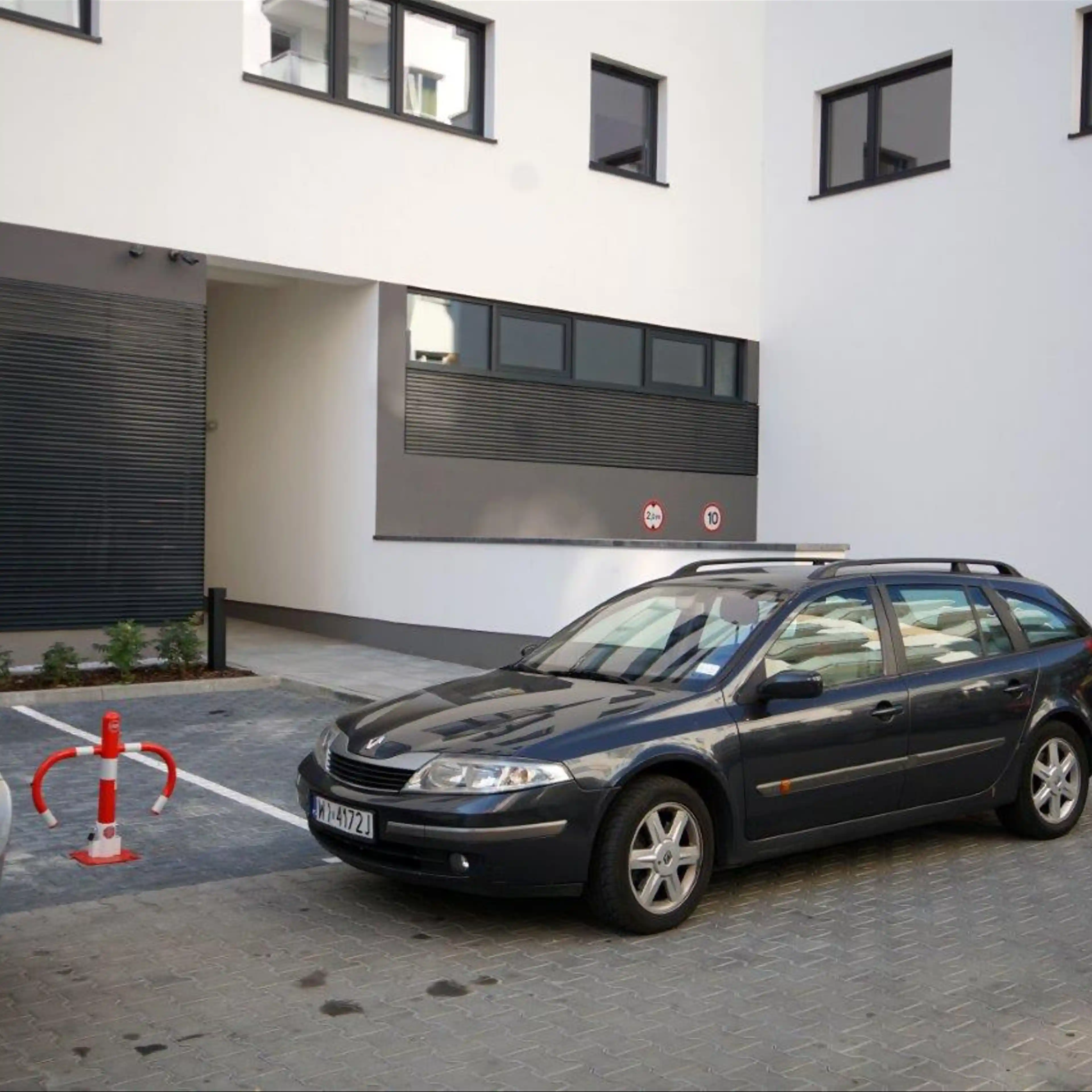 Wola Libre, Obozowa 20, Warszawa, Wola