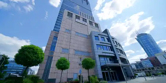 Państwowy bank z Korei Południowej otworzył swoją siedzibę w jednym z najbardziej rozpoznawalnych wieżowców Warszawy