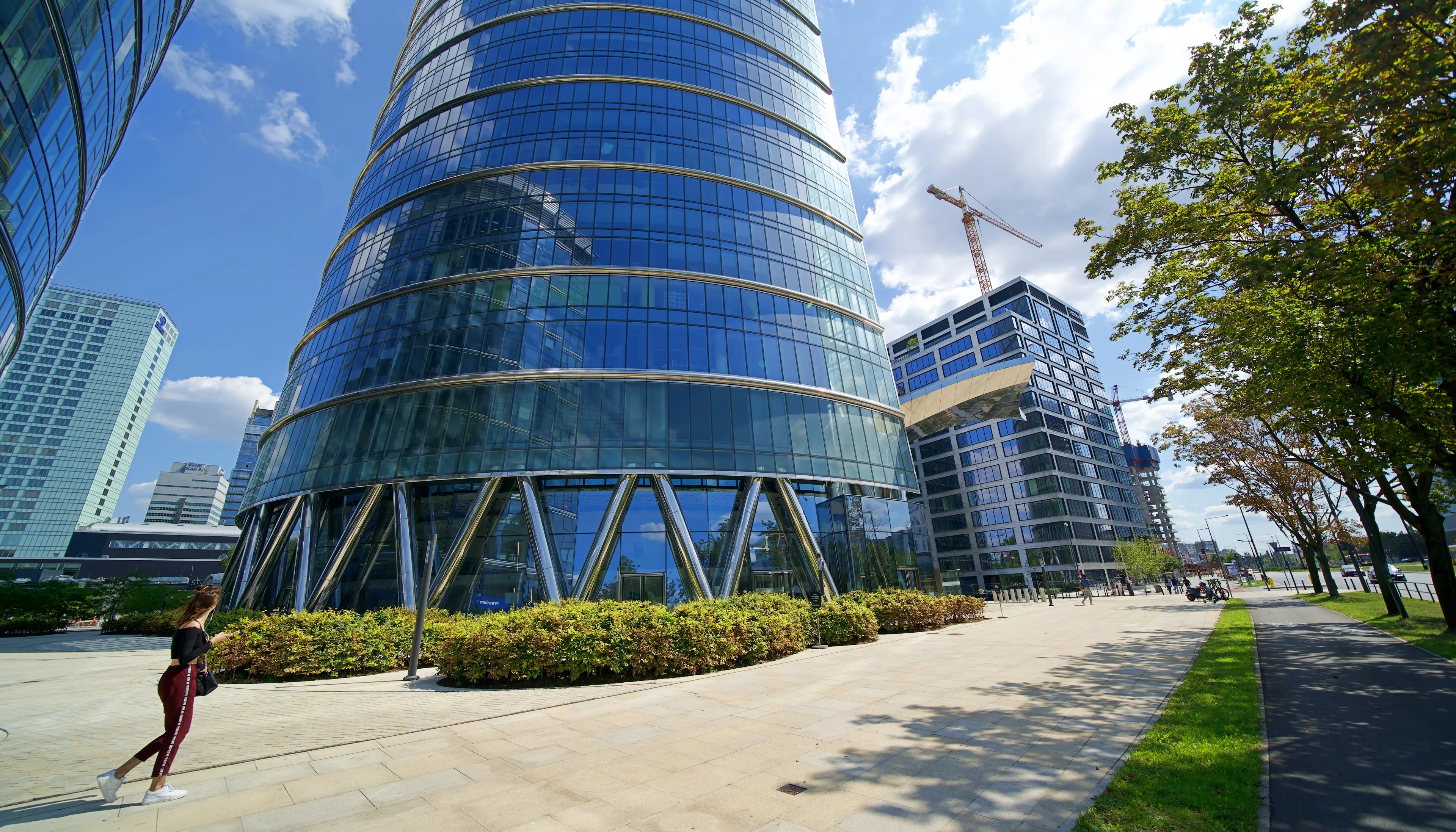 myhive Warsaw Spire Budynek A - Wieża - Biura serwisowane, Europejski 1, Warszawa, Wola