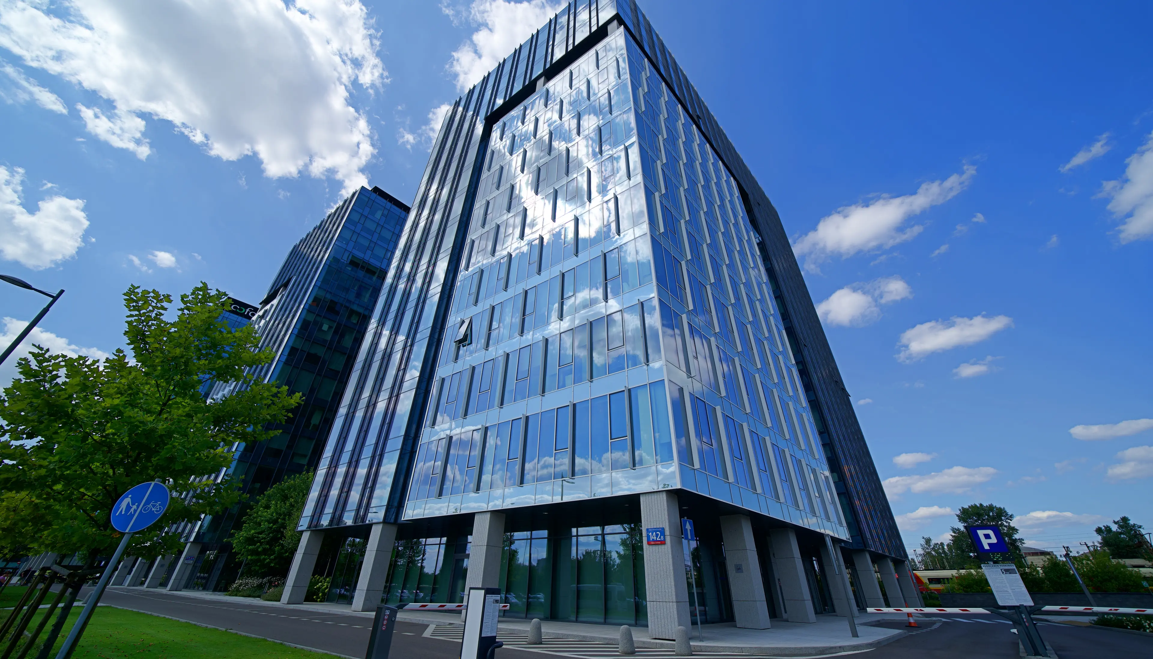 West Station II, Al. Jerozolimskie 142 B, Warsaw, Ochota i Włochy