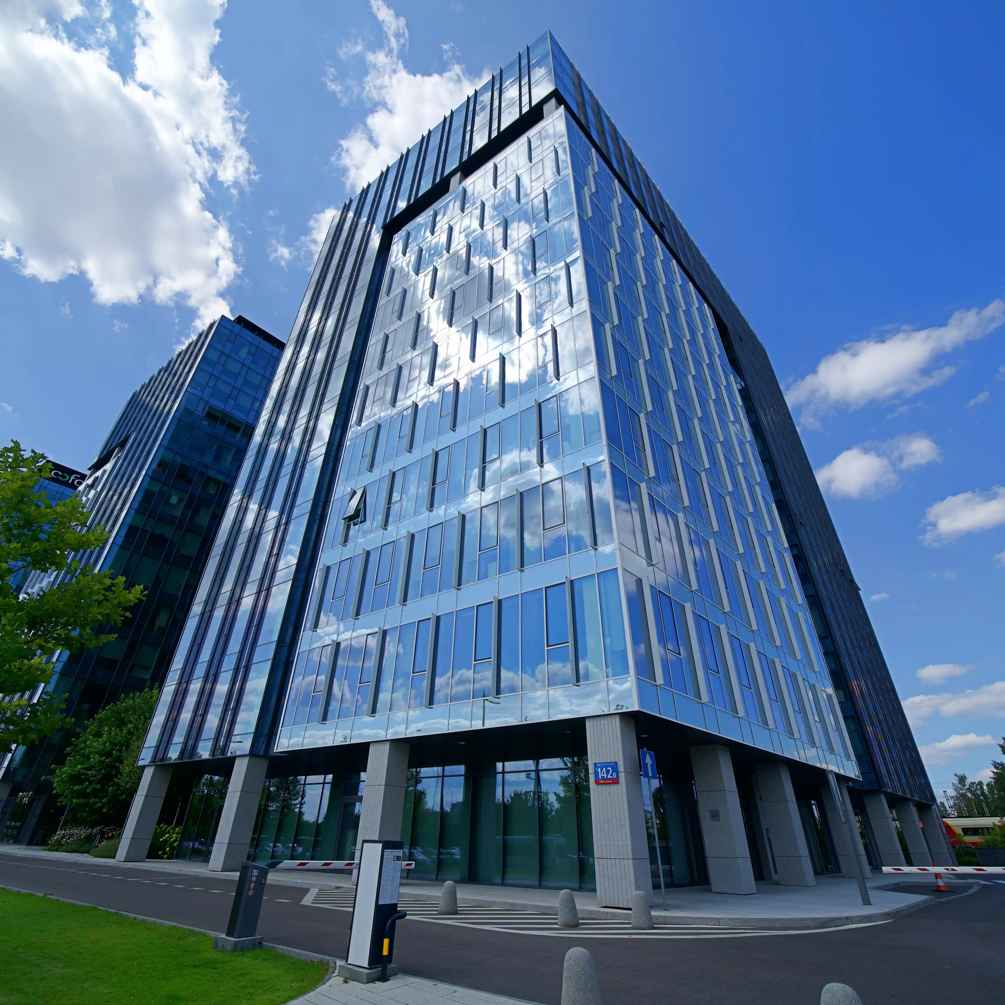 West Station II, Al. Jerozolimskie 142 B, Warszawa, Ochota i Włochy