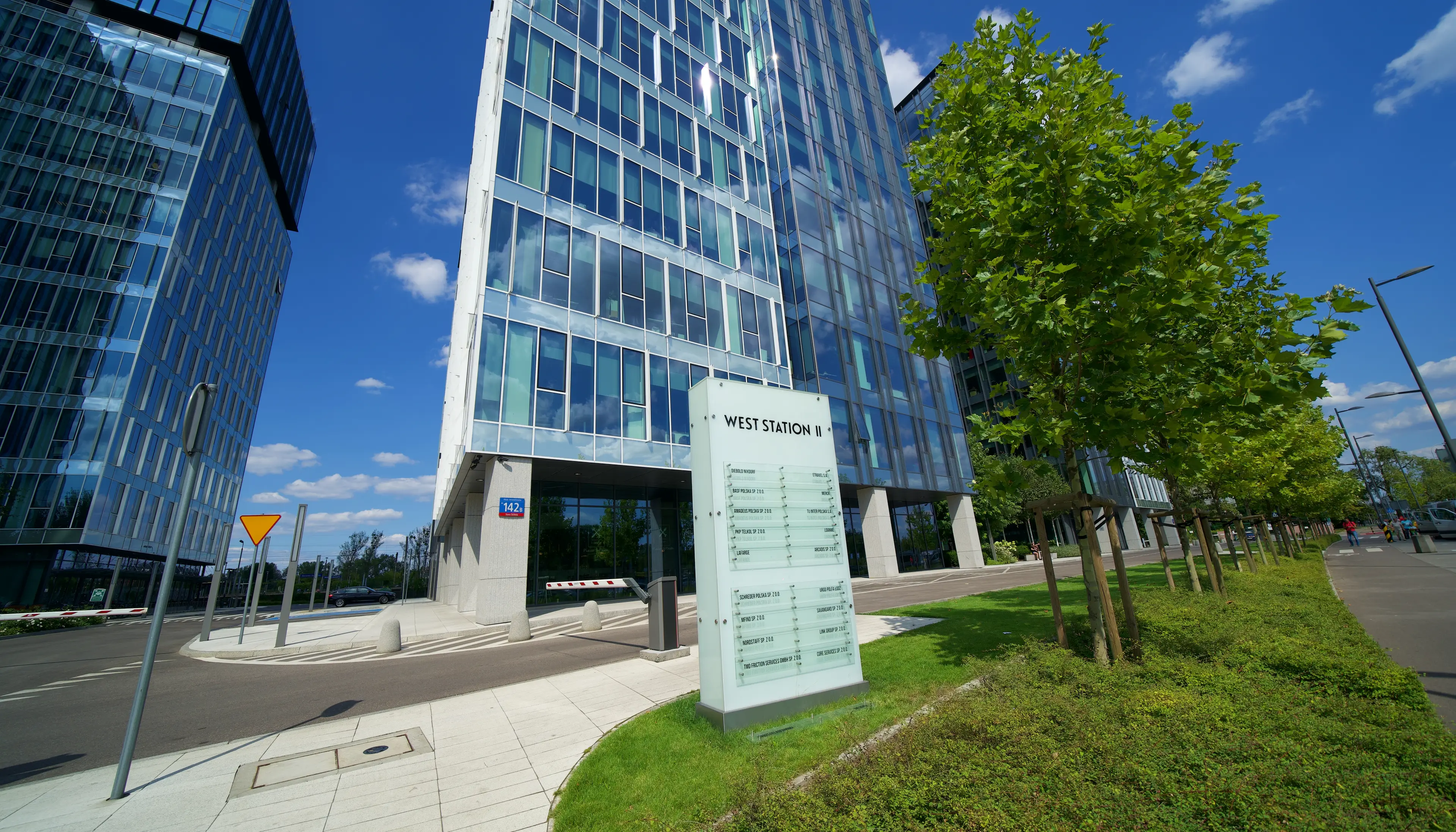 West Station II, Al. Jerozolimskie 142 B, Warsaw, Ochota i Włochy