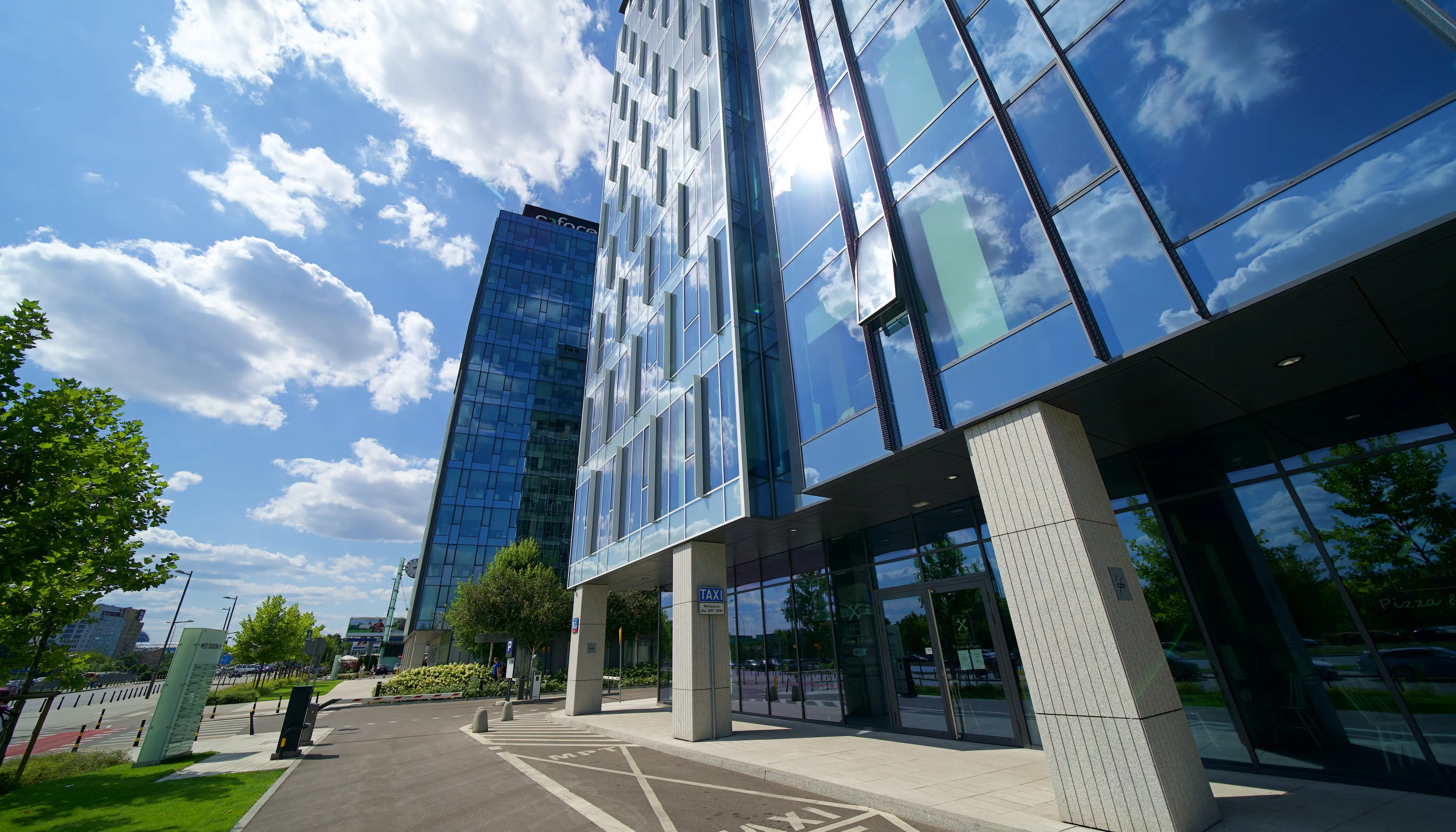 West Station II, Al. Jerozolimskie 142 B, Warsaw, Ochota i Włochy