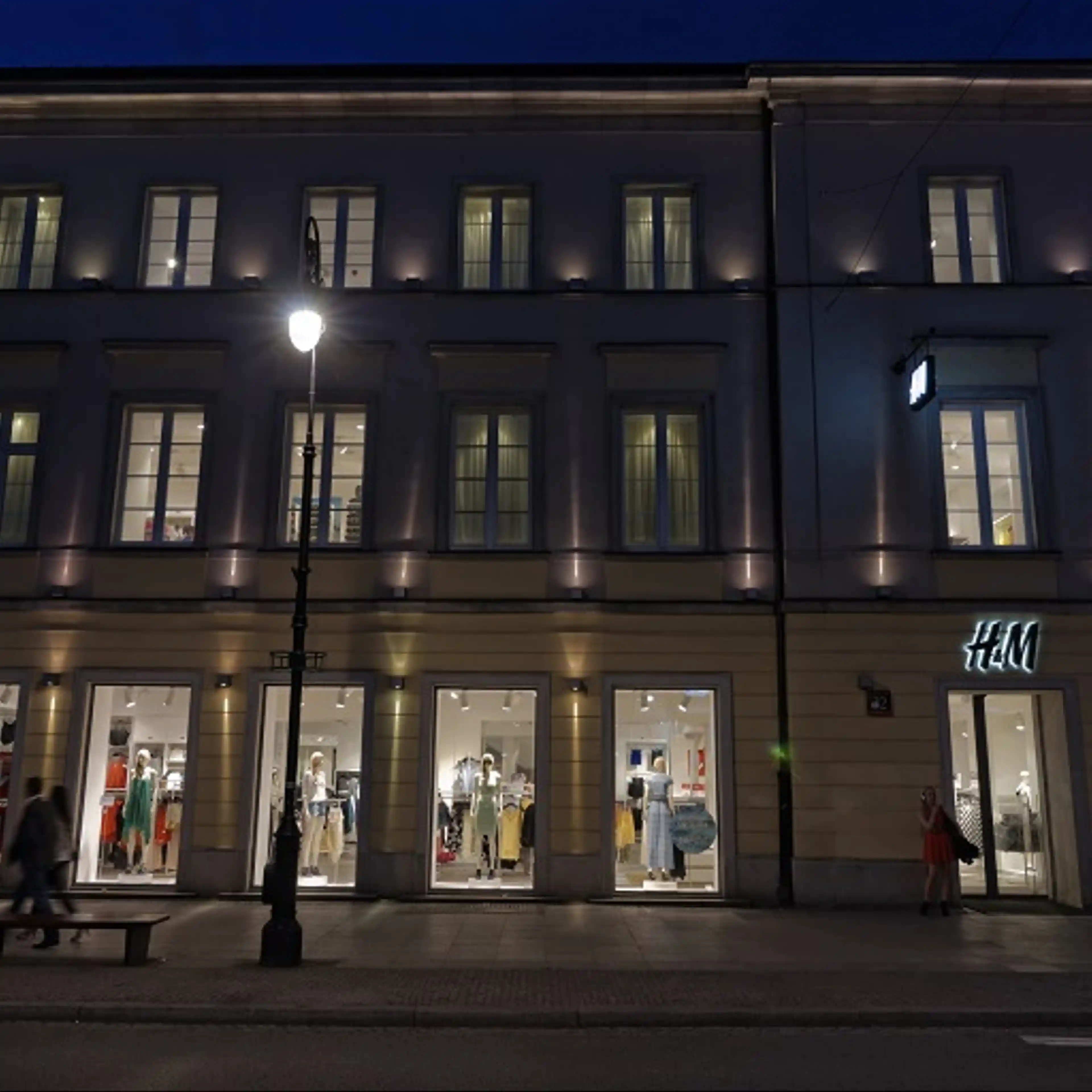 Nowy Świat 32 / Foksal 18, Nowy Świat 32, Warszawa, Centrum