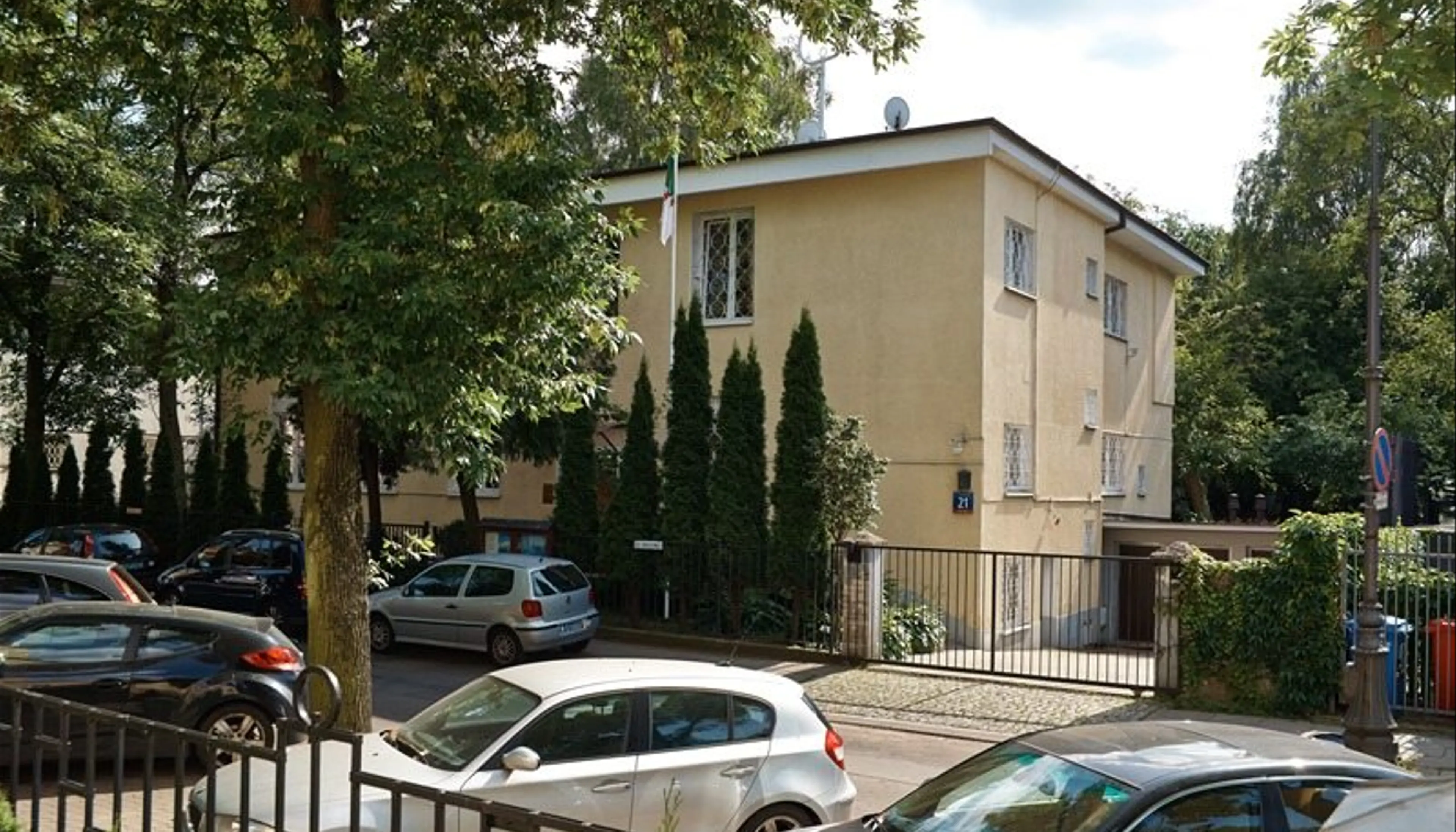 Dąbrowiecka 21, Dąbrowiecka 21, Warszawa, Praga