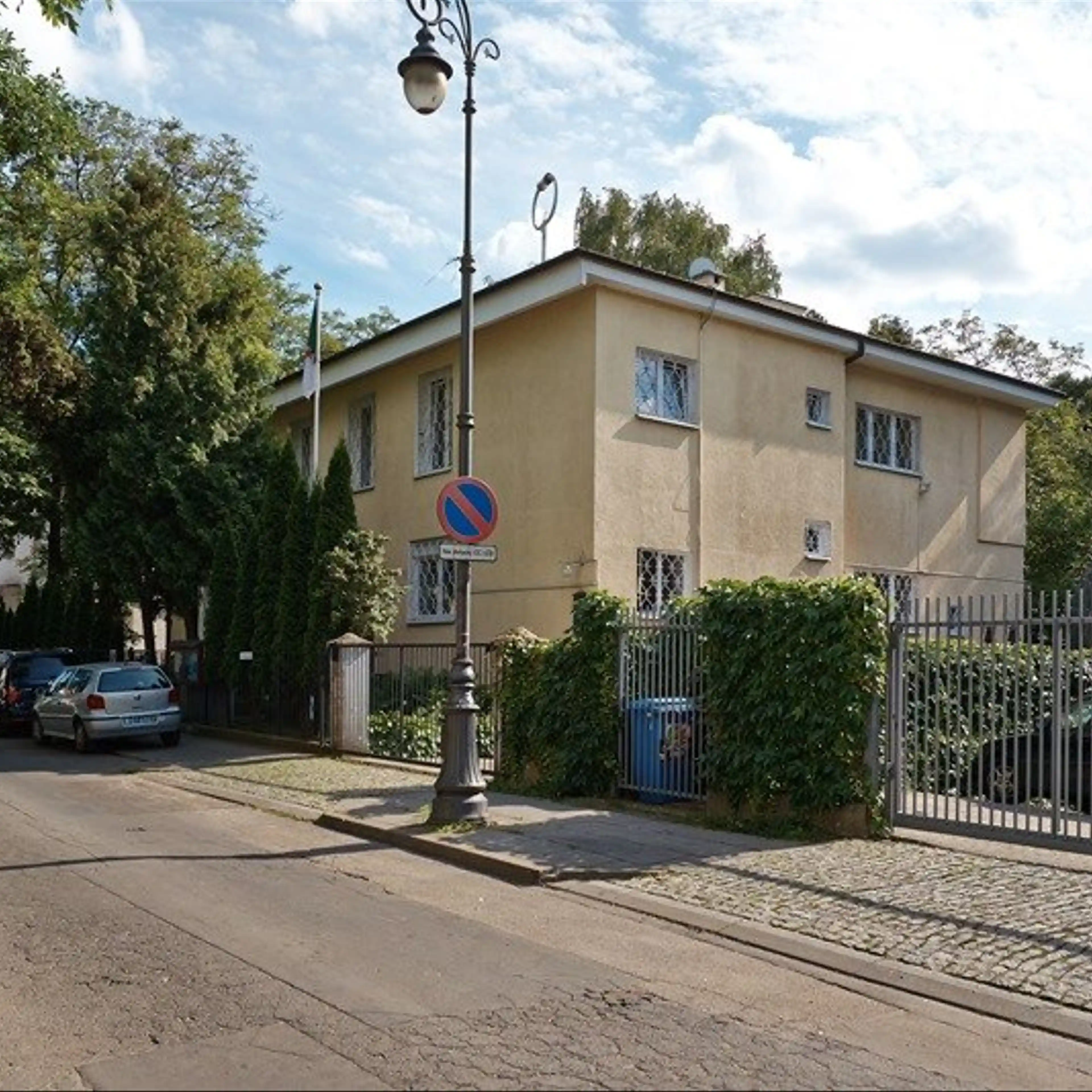 Dąbrowiecka 21, Dąbrowiecka 21, Warszawa, Praga