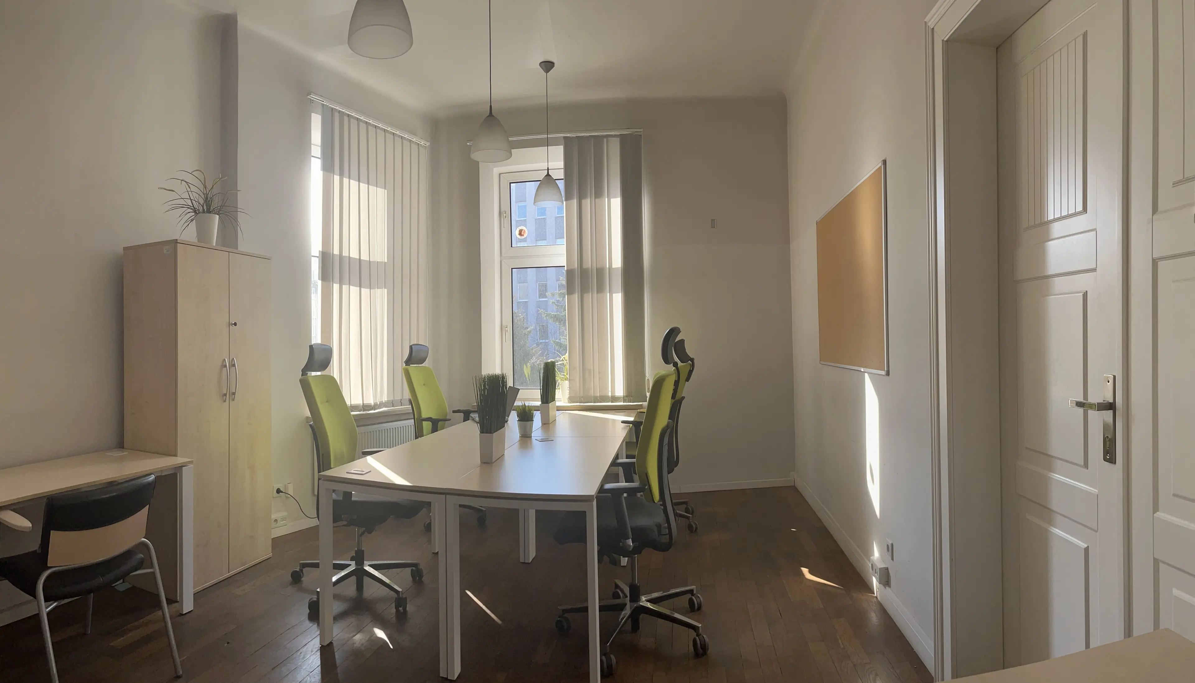 Dolnych Młynów - Biura serwisowane, Dolnych Młynów 3/1, Krakow, Północny Zachód