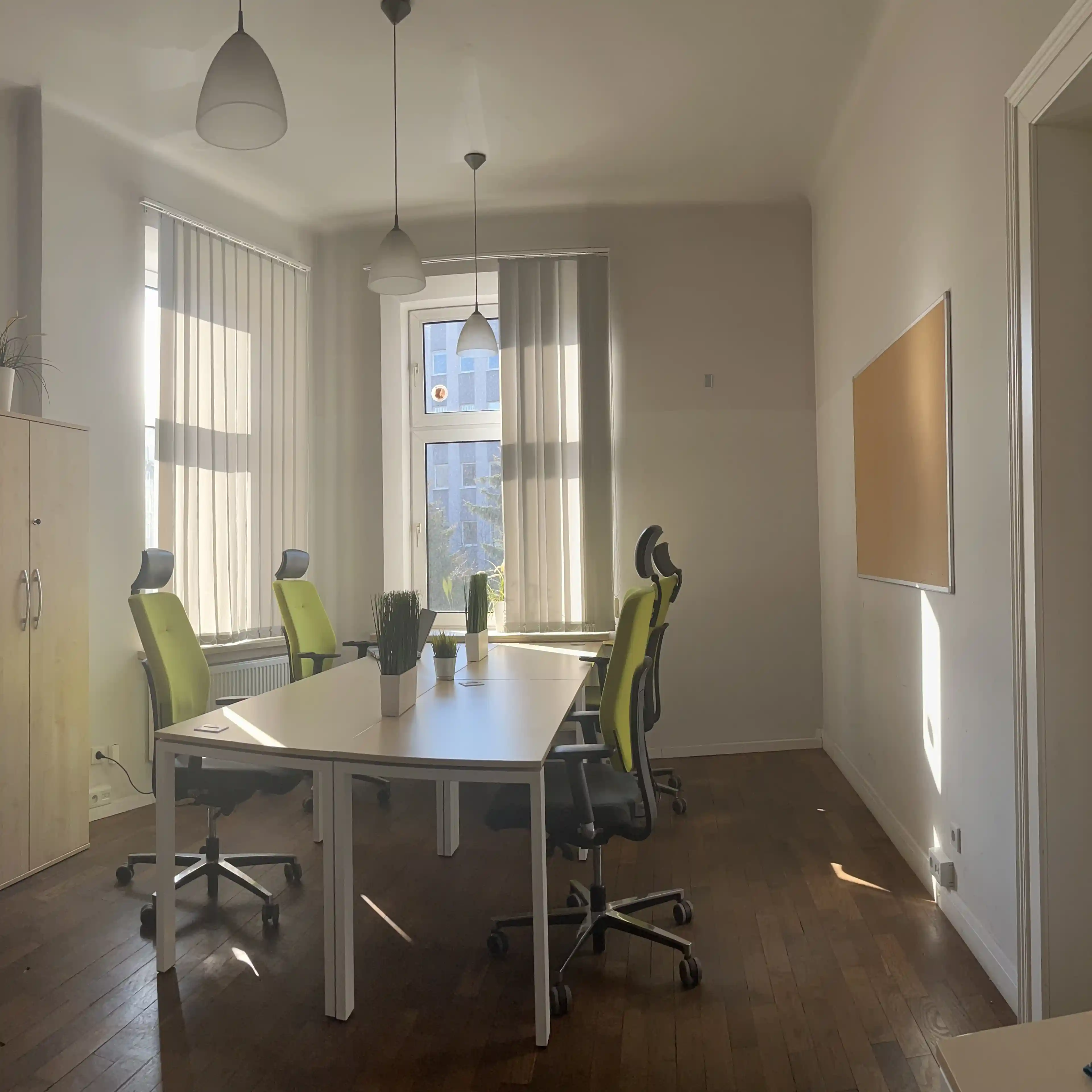 Dolnych Młynów - Biura serwisowane, Dolnych Młynów 3/1, Krakow, Północny Zachód