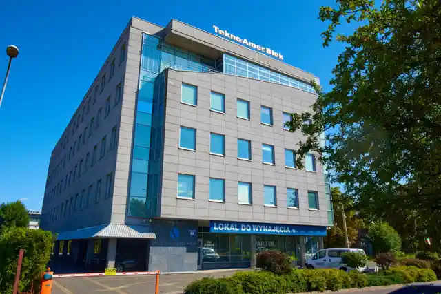 Centrum Finansowe Okęcie, Janka Muzykanta 60, Warszawa, Ochota i Włochy