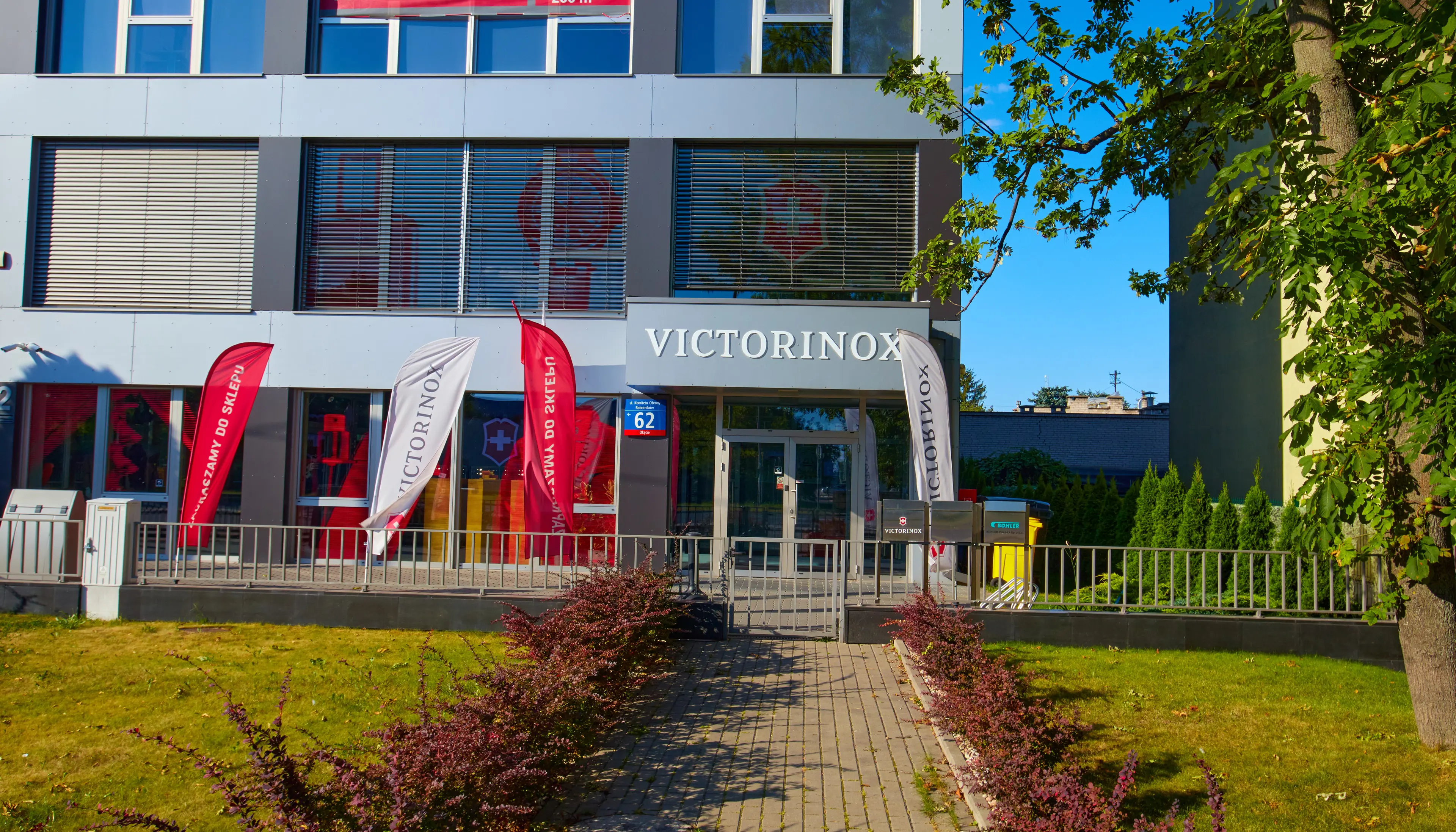Victorinox, Komitetu Obrony Robotników 62, Warsaw, Ochota i Włochy