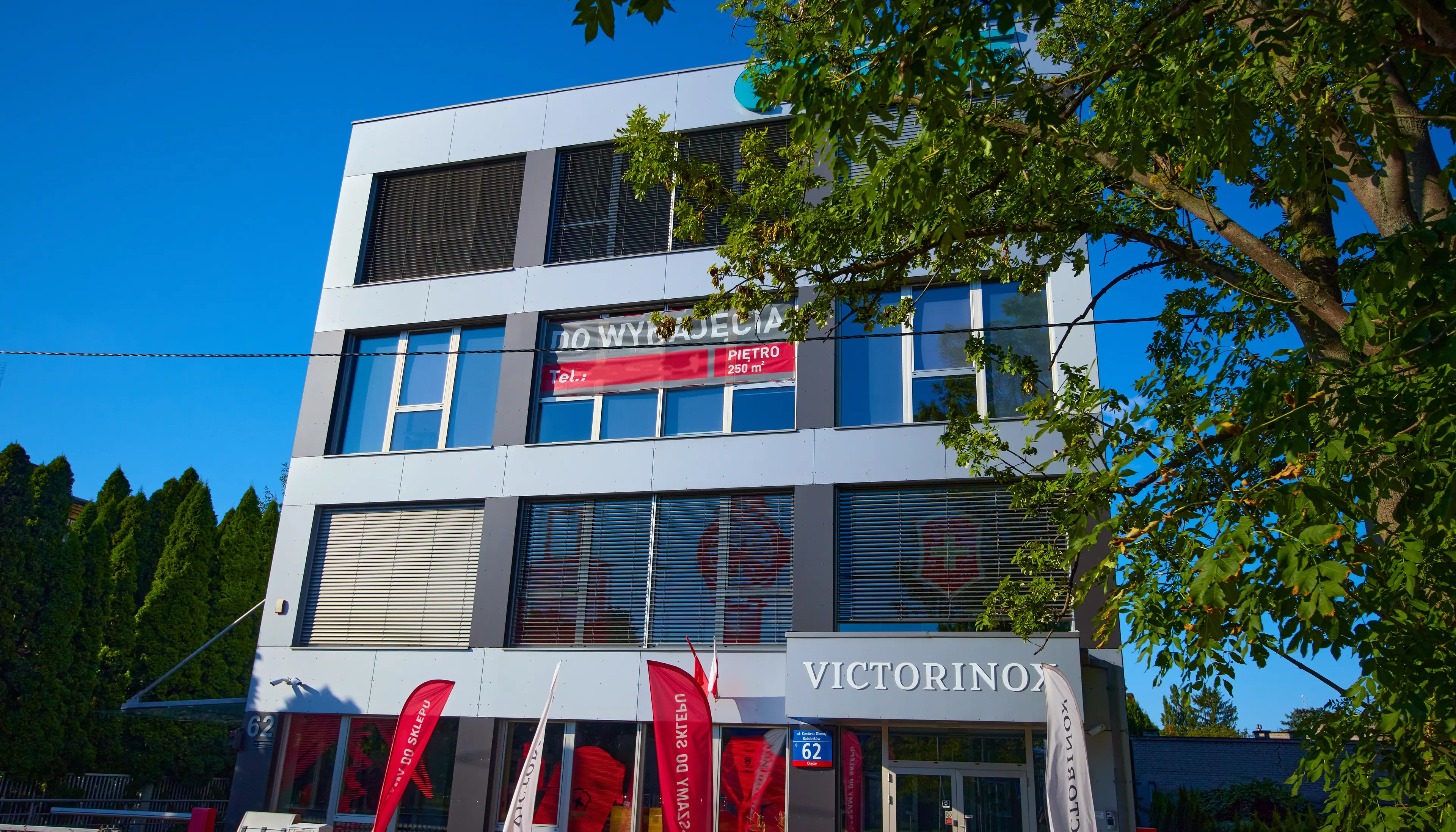 Victorinox, Komitetu Obrony Robotników 62, Warsaw, Ochota i Włochy