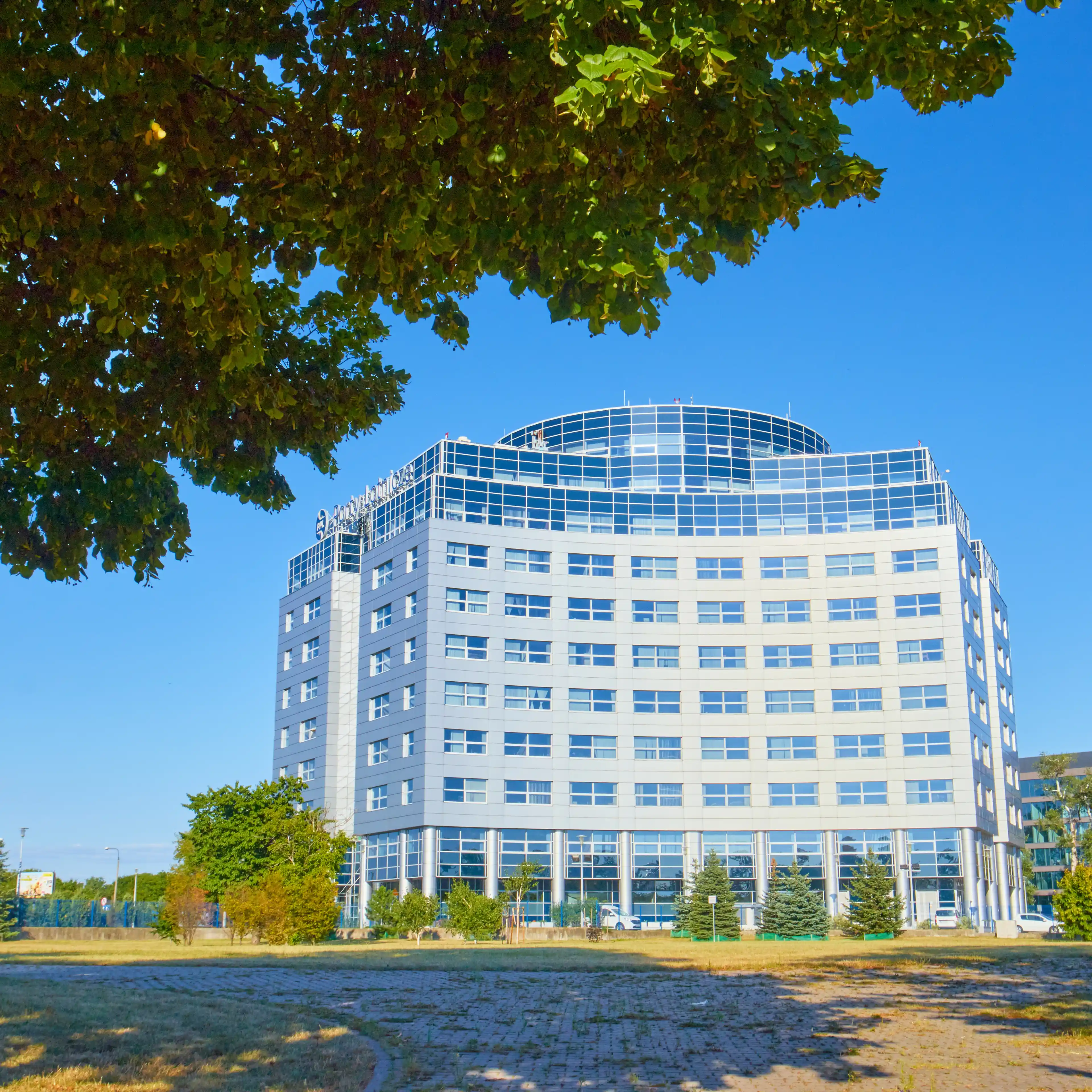 Sonata, Komitetu Obrony Robotników 49, Warszawa, Ochota i Włochy