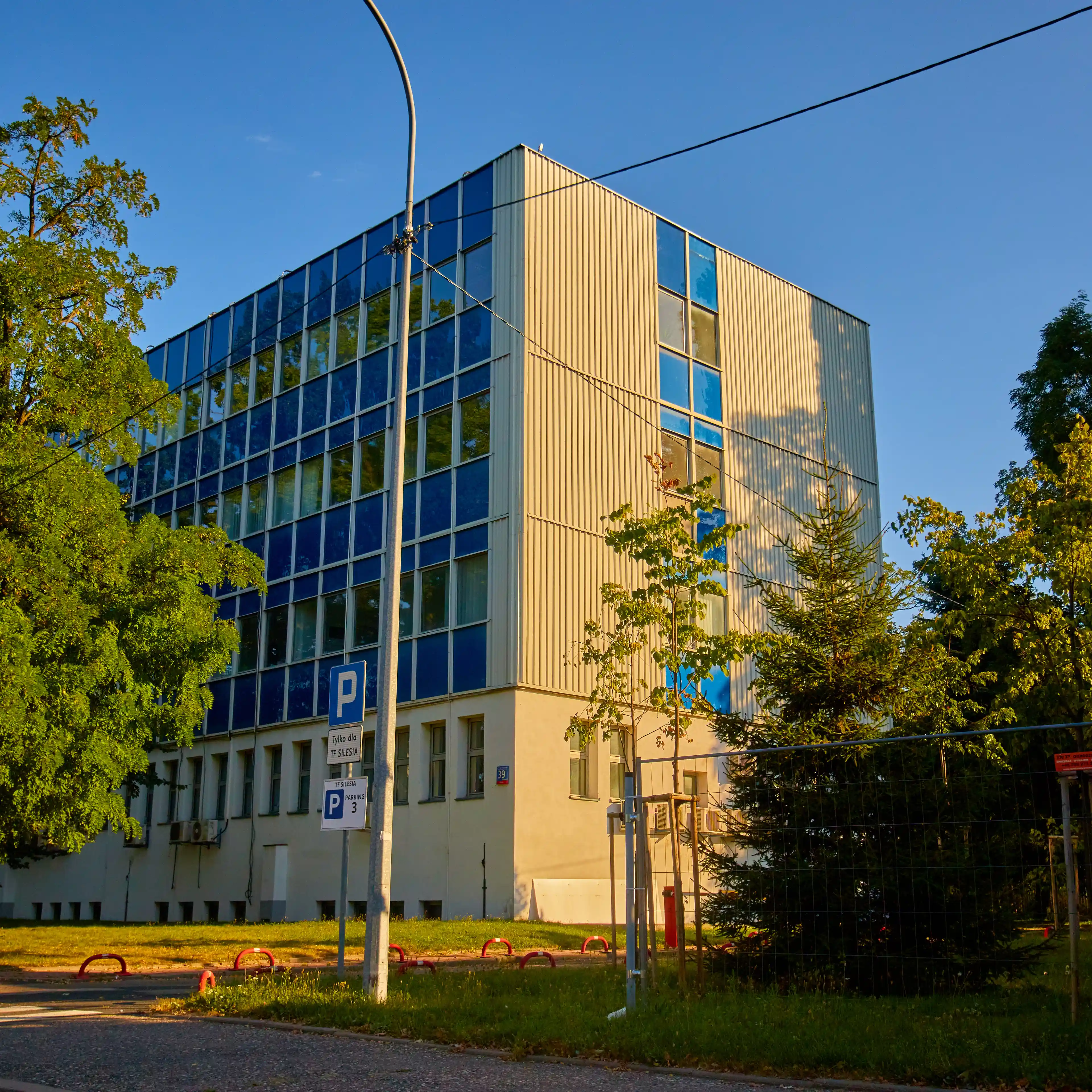 PLL LOT HQ, 17 Stycznia 39, Warszawa, Ochota i Włochy