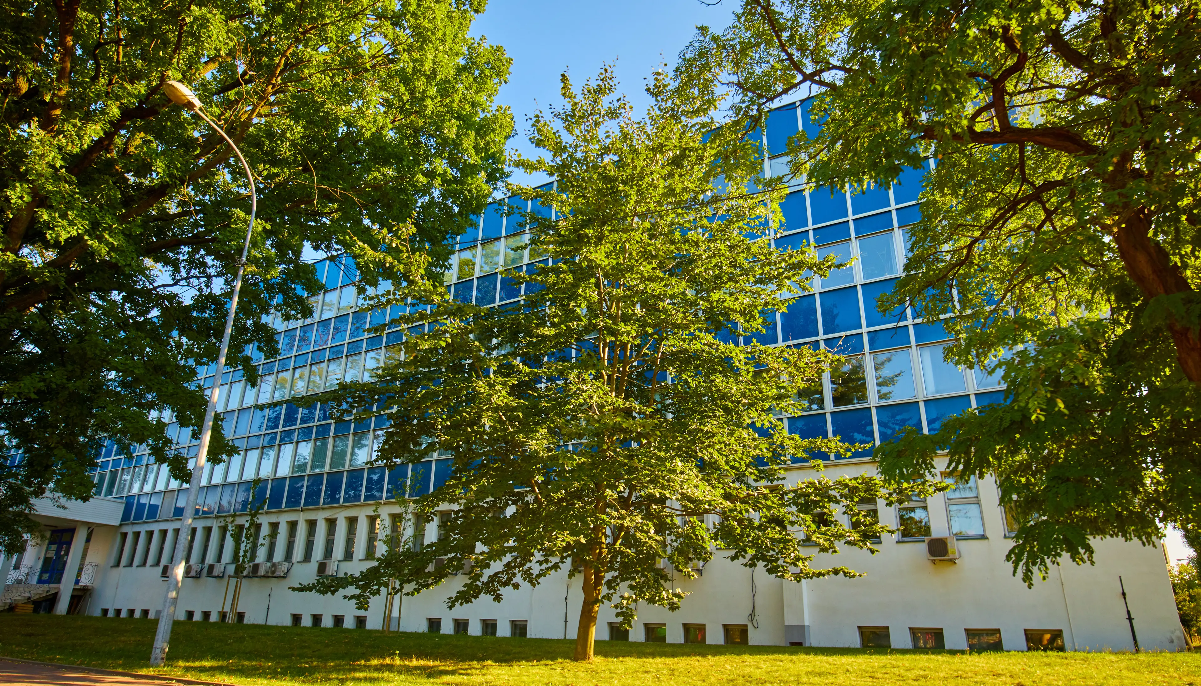 PLL LOT HQ, 17 Stycznia 39, Warszawa, Ochota i Włochy