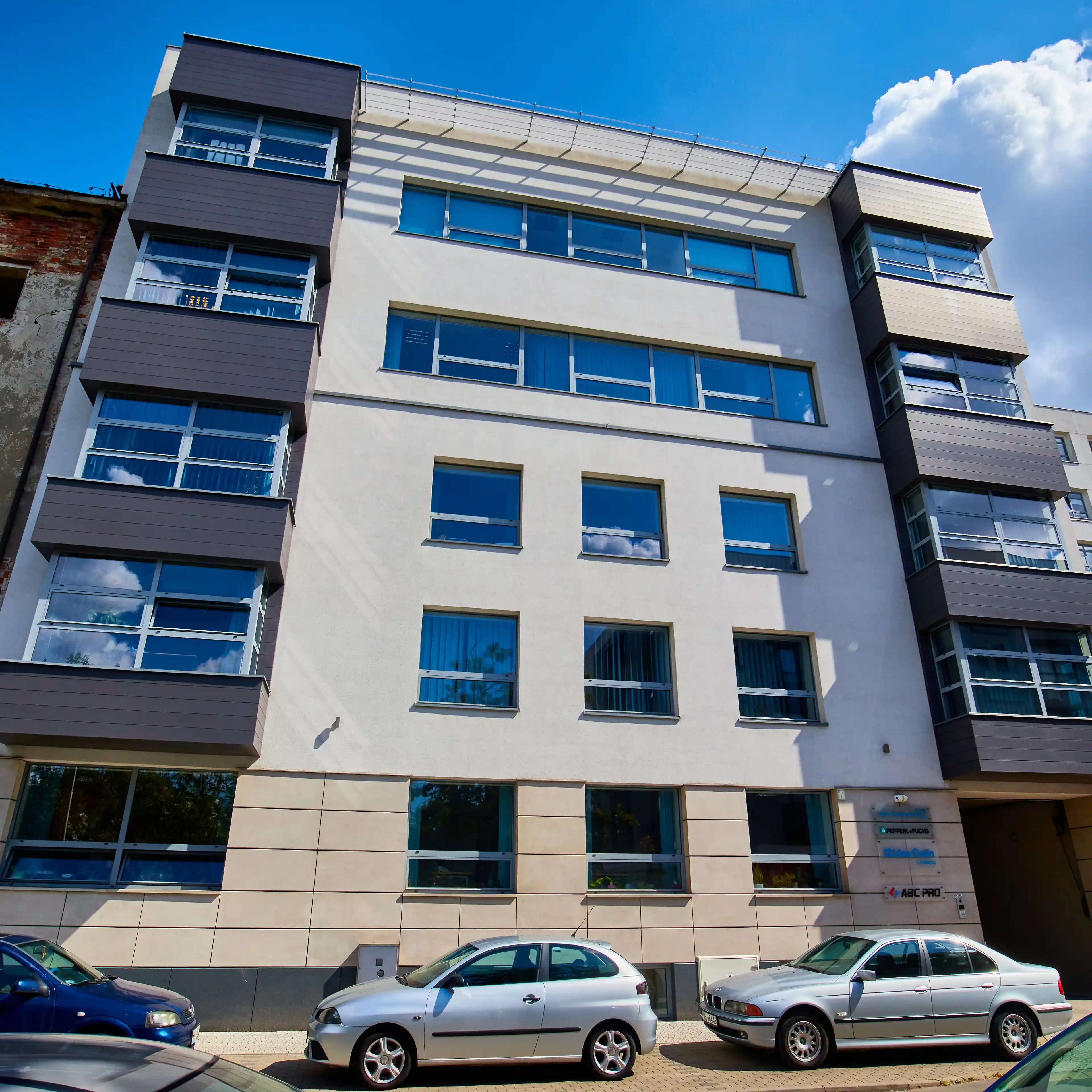 HNW Center, Owsiana 12, Warsaw, Praga