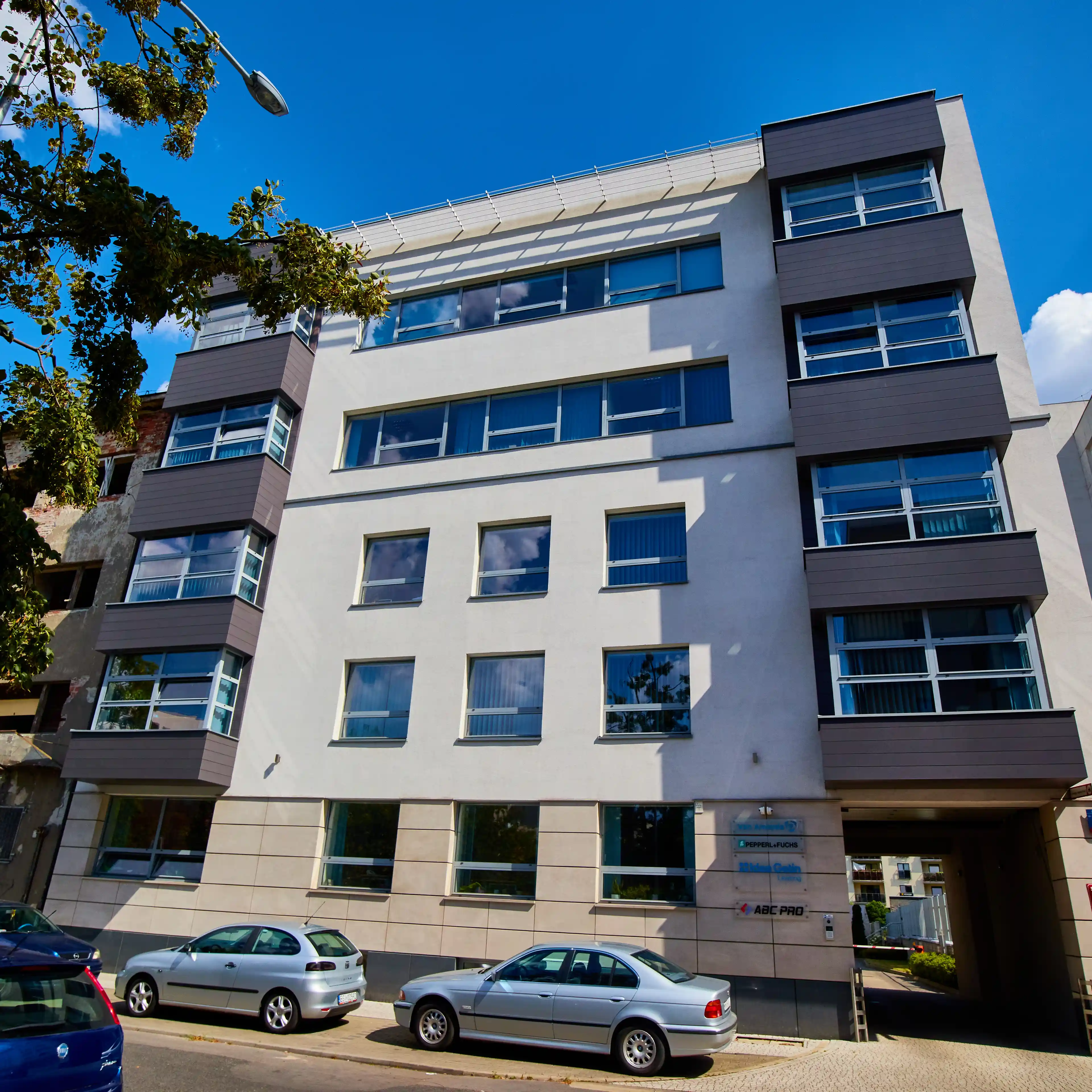 HNW Center, Owsiana 12, Warsaw, Praga