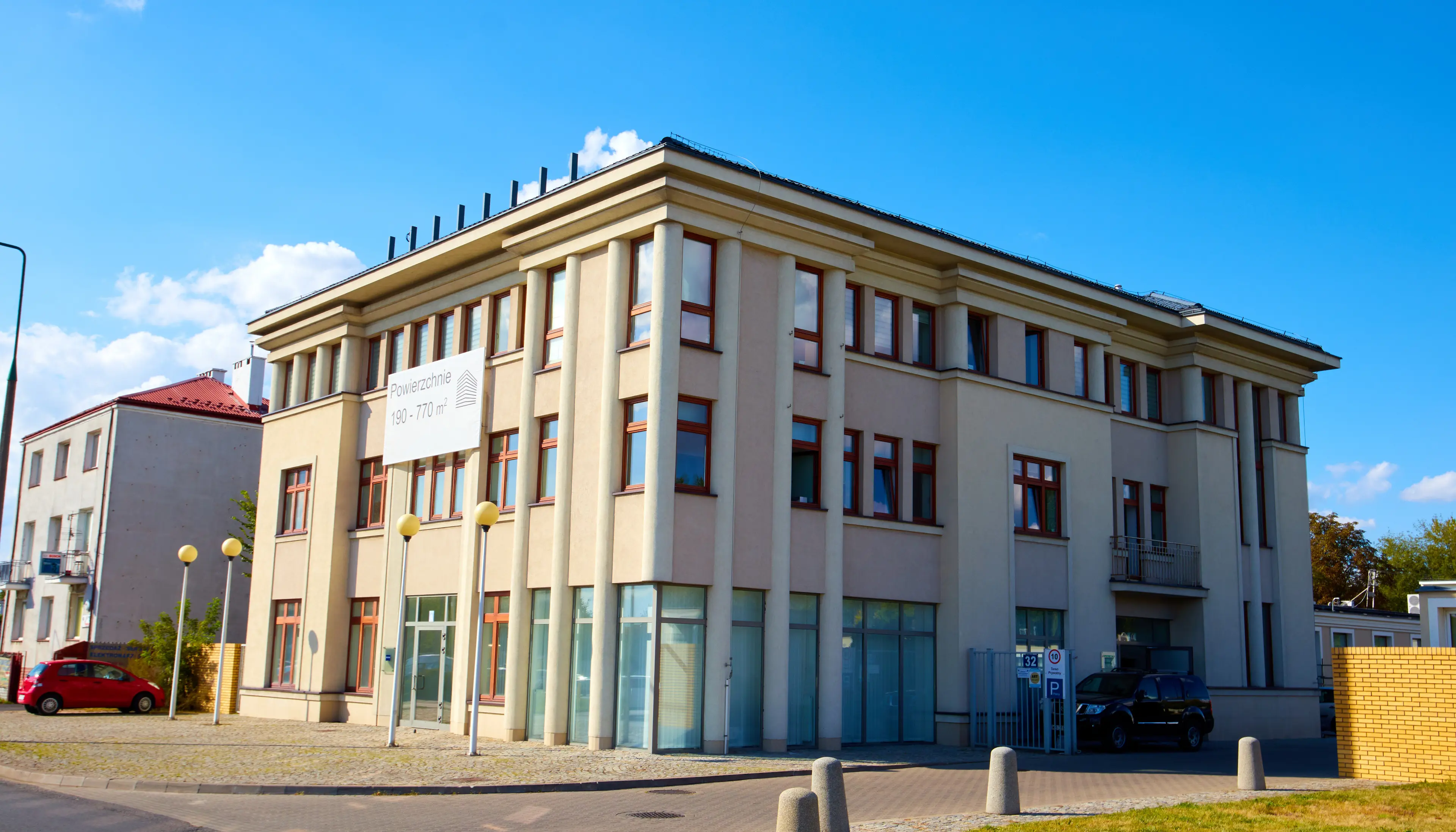 Łopuszańska 32, Łopuszańska 32, Warsaw, Ochota i Włochy