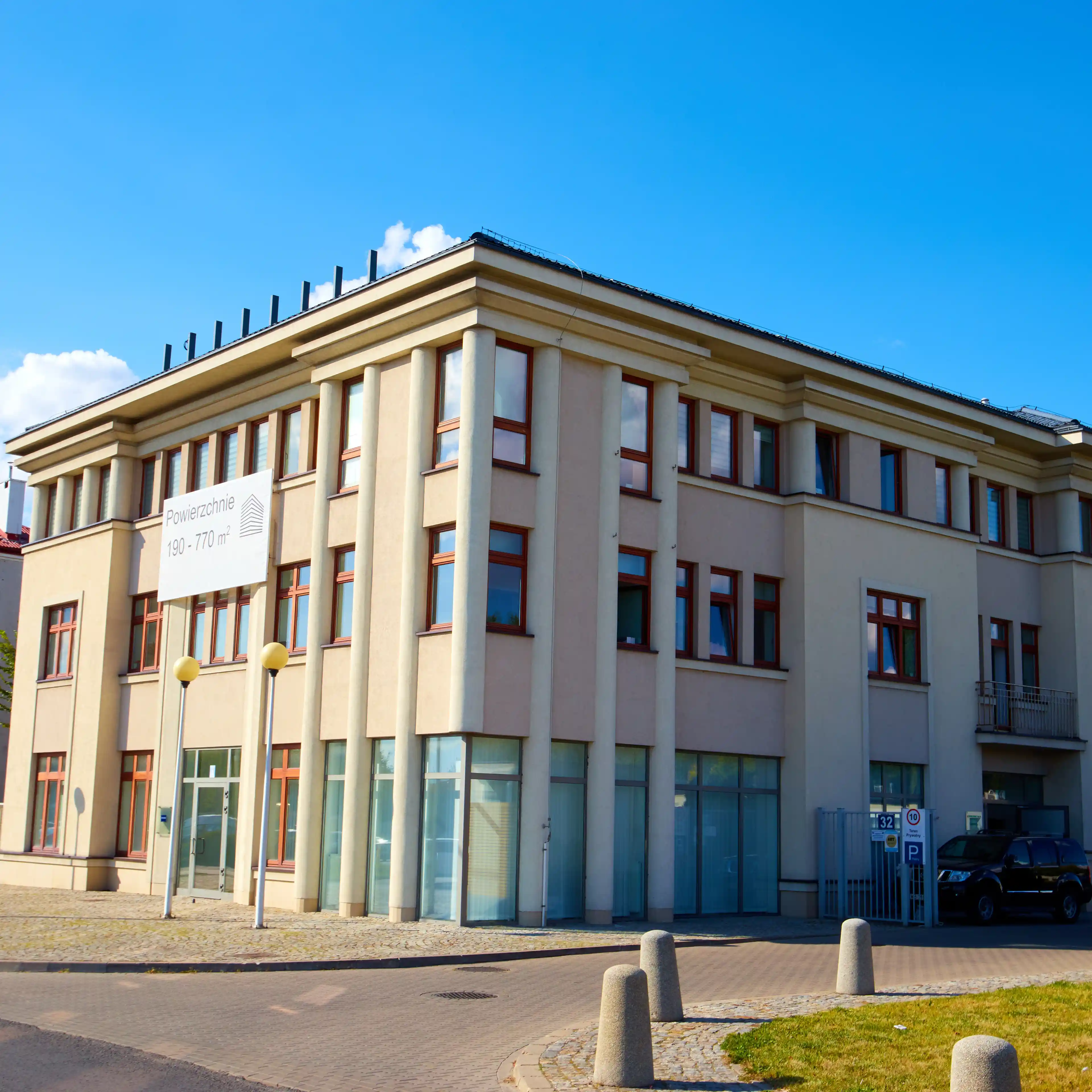 Łopuszańska 32, Łopuszańska 32, Warsaw, Ochota i Włochy