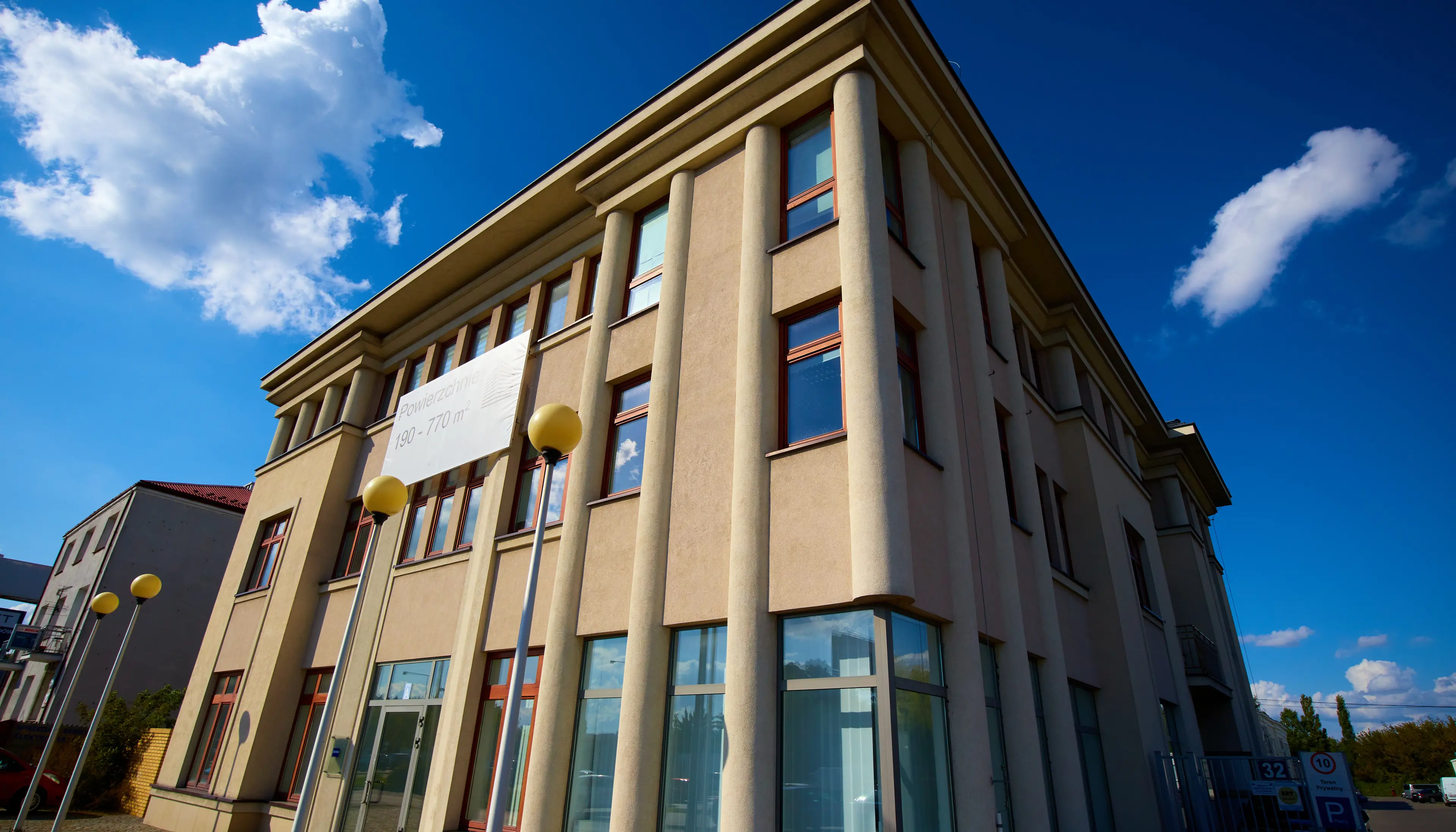 Łopuszańska 32, Łopuszańska 32, Warszawa, Ochota i Włochy