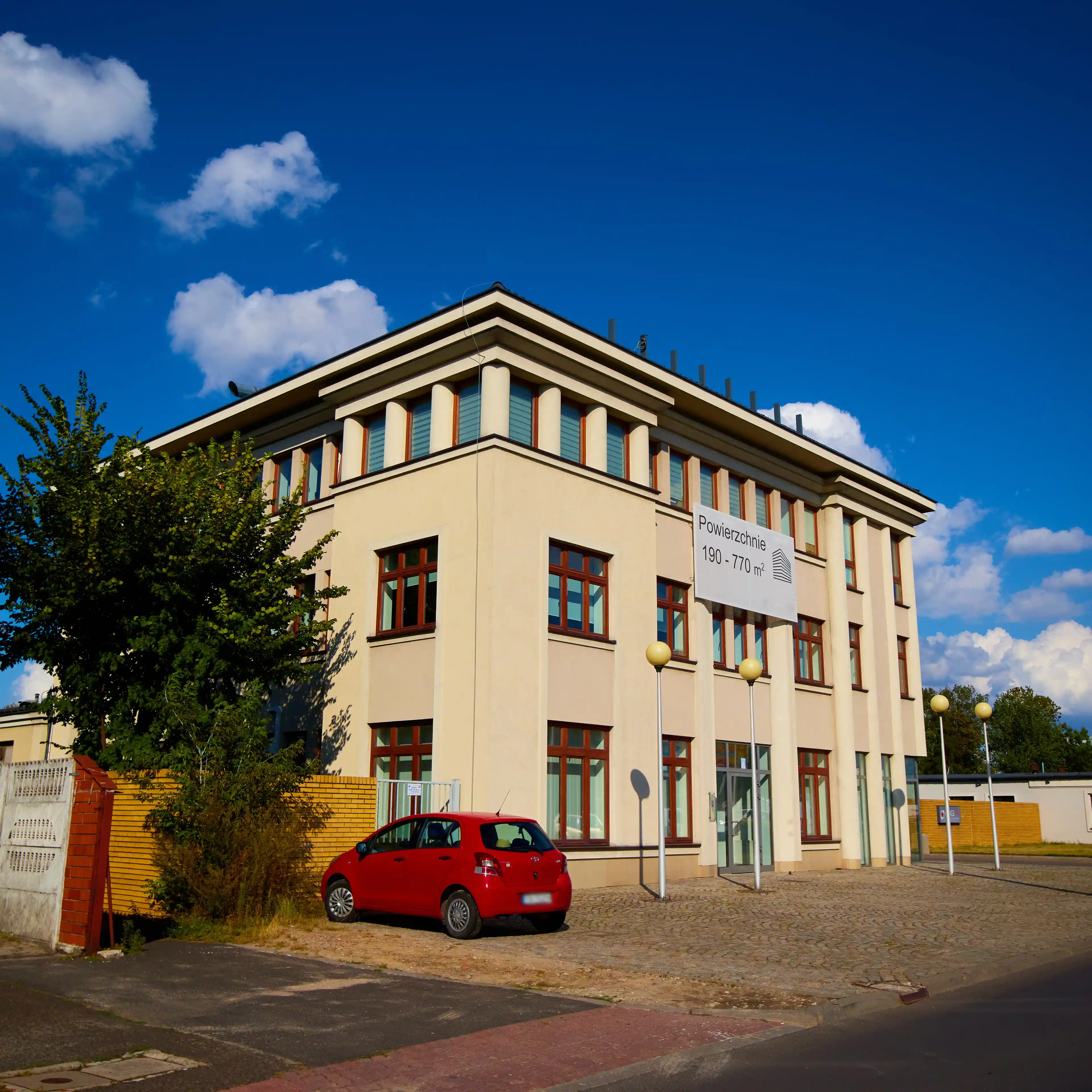 Łopuszańska 32, Łopuszańska 32, Warsaw, Ochota i Włochy