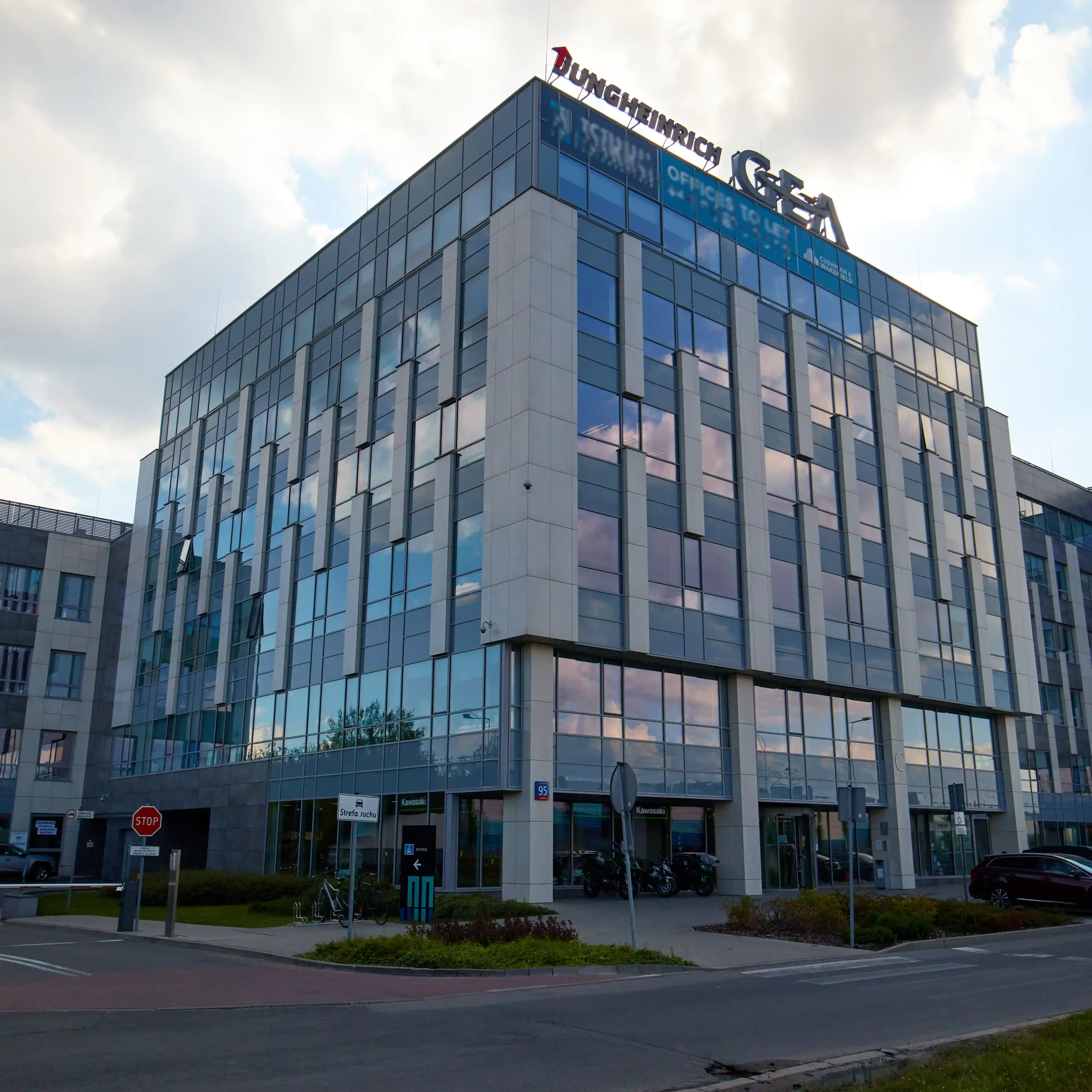 Astrum Business Park, Łopuszańska 95, Warsaw, Ochota i Włochy